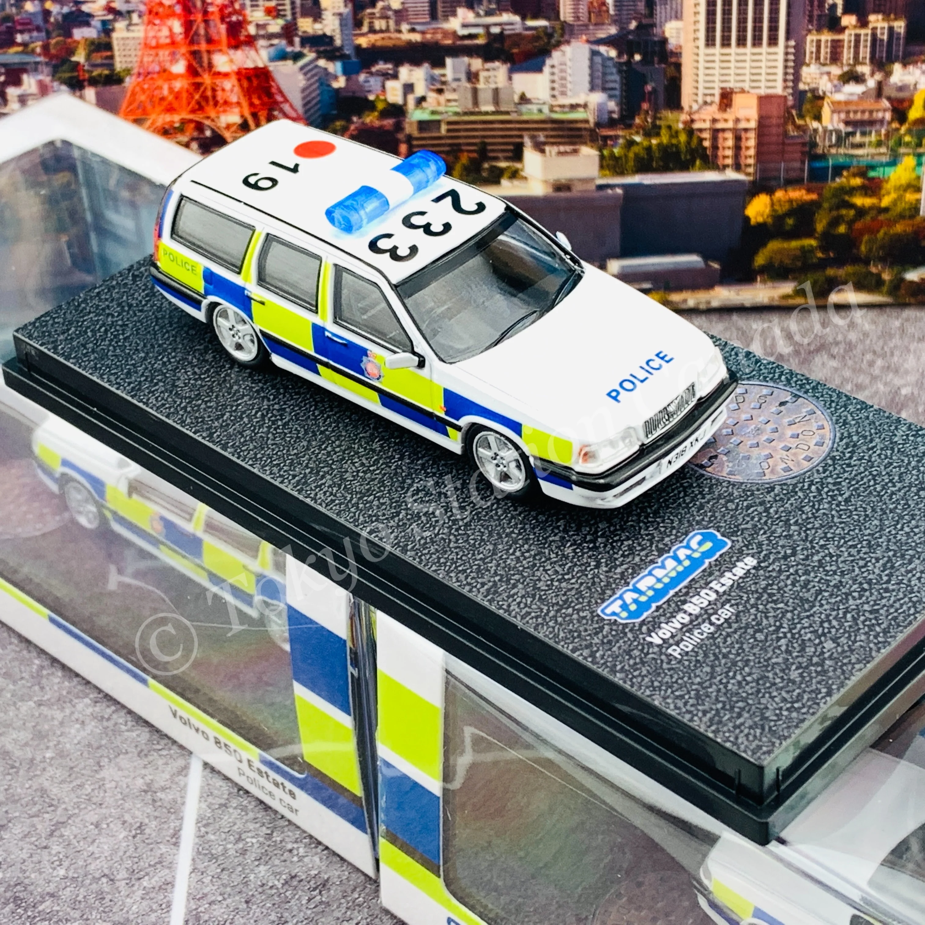Tarmac Works HOBBY64 Collection 1/64 Volvo 850 Estate Police car T64-039-PC - Image 5