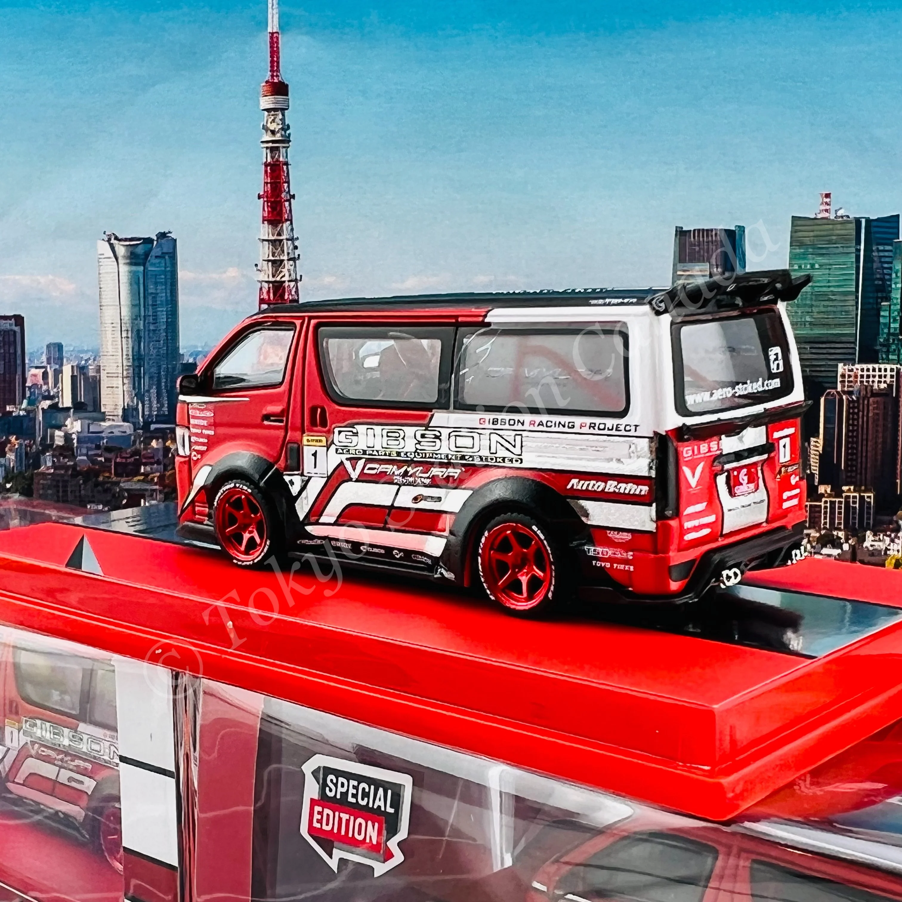 TARMAC WORKS HOBBY64 Toyota Hiace Widebody Red T64-038-GBN "2021 HK Toycar Salon Edition" - Image 4
