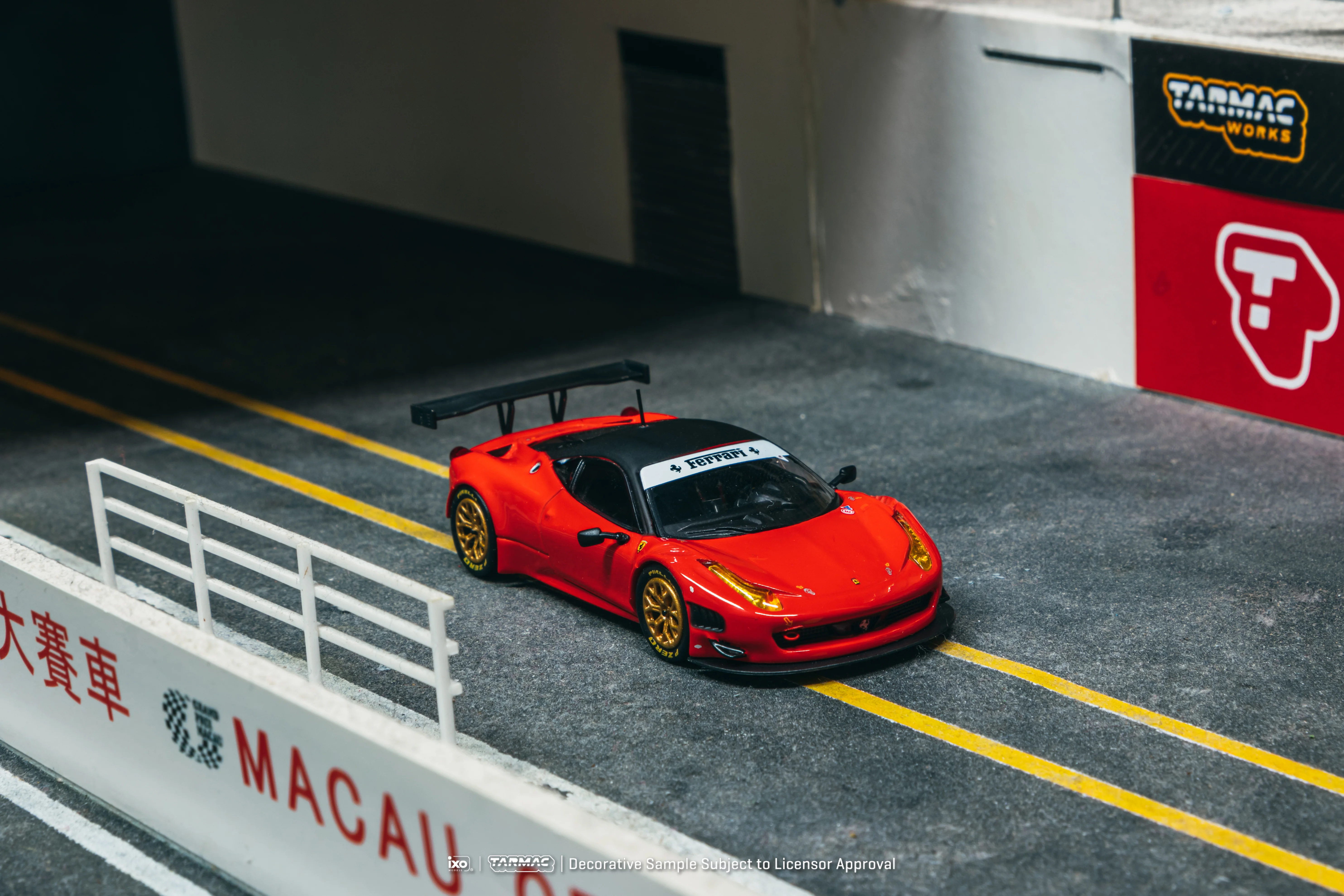 TARMAC WORKS ROAD64 1/64 Ferrari 458 Italia GT3 Red T64R-073-RE - Image 2