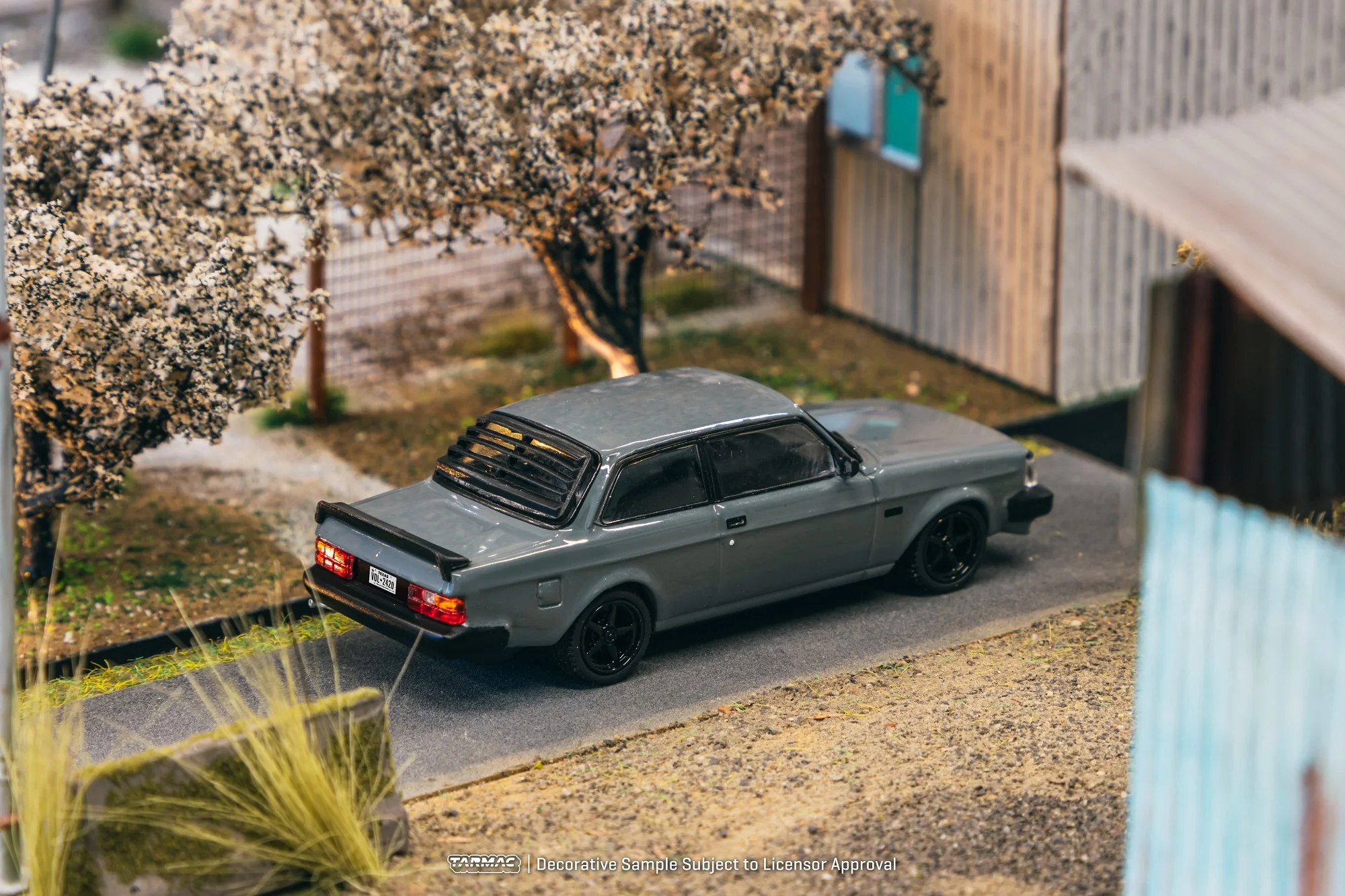 PREORDER TARMAC WORKS ROAD64 1/64 Volvo 242 Custom Grey T64R-050-GRY (Approx. Release Date : DECEMBER 2024 subject to manufacturer's final decision) - Image 2