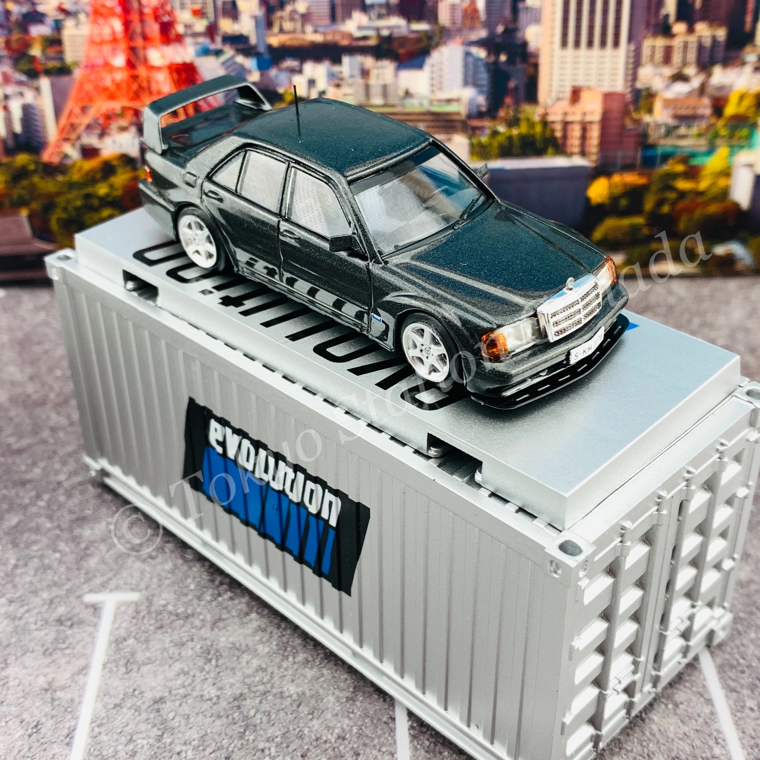 Tarmac Works ROAD64 Collection 1/64 Mercedes-Benz 190E 2.5-16 Evolution II 1990 Black Metallic with Container T64R-024-BK - Image 4