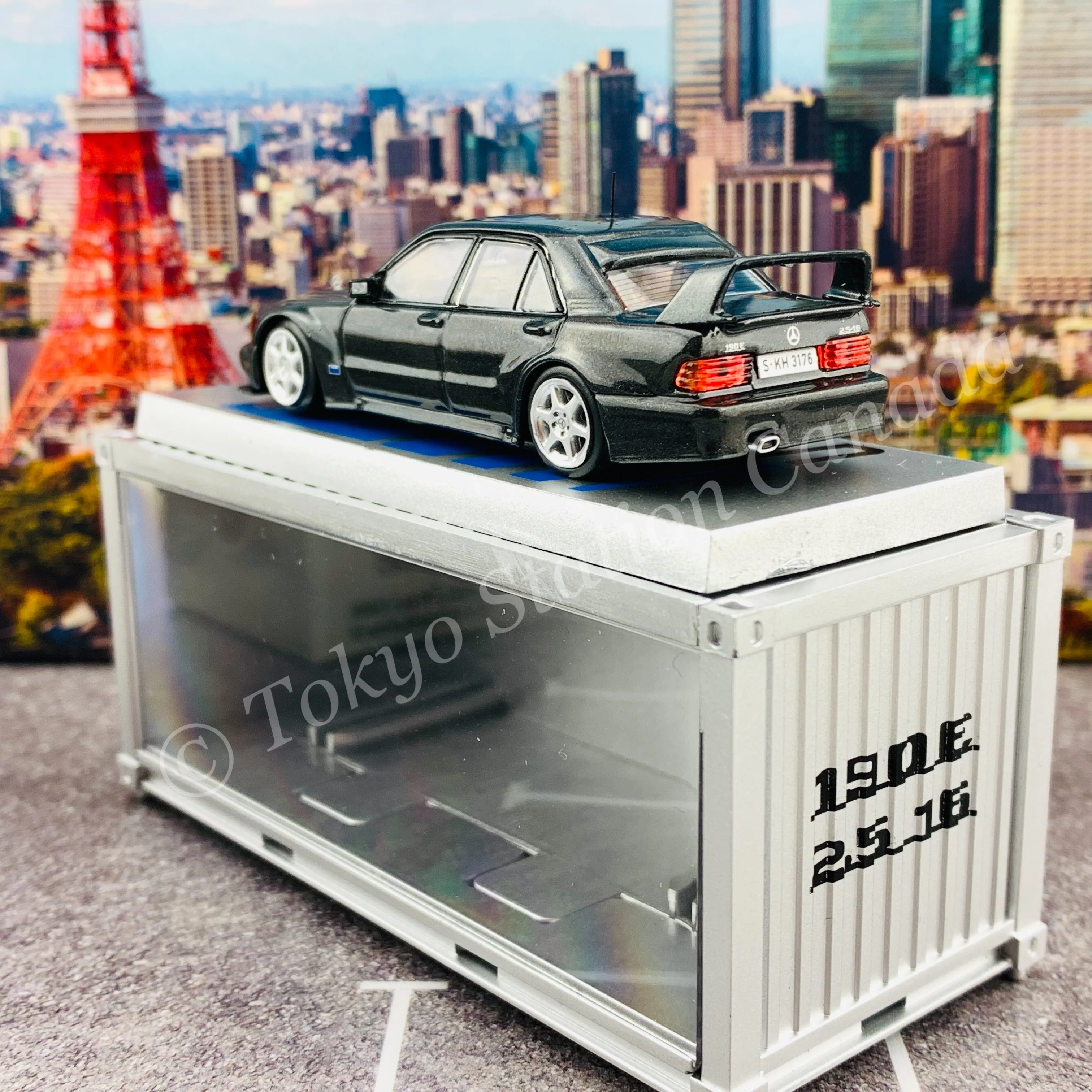 Tarmac Works ROAD64 Collection 1/64 Mercedes-Benz 190E 2.5-16 Evolution II 1990 Black Metallic with Container T64R-024-BK - Image 5