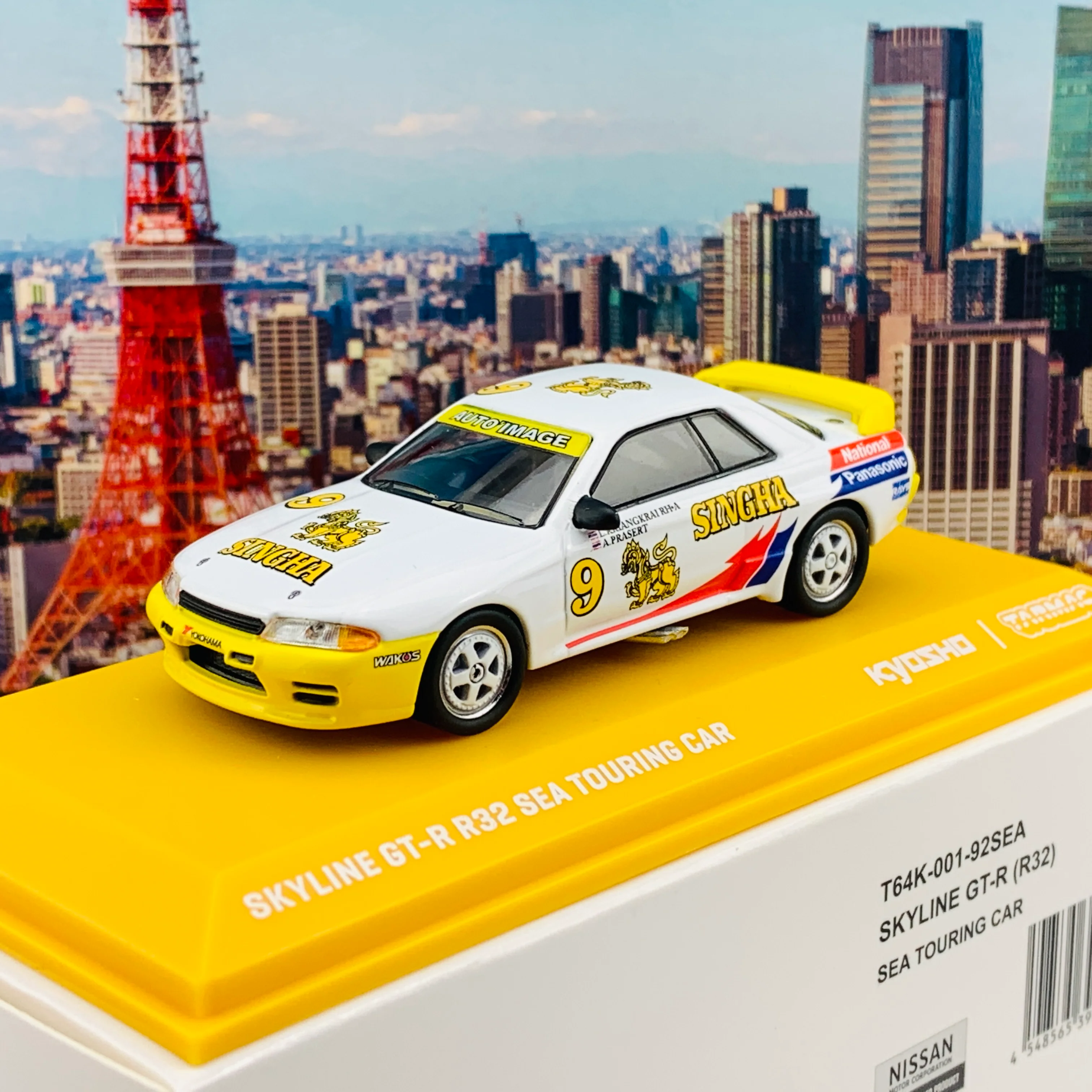 Tarmac Works x Kyosho Collaboration Model 1/64 Nissan Skyline GTR R32 South East Asia Touring Car Championship 1992 T64K-001-92SEA - Image 2