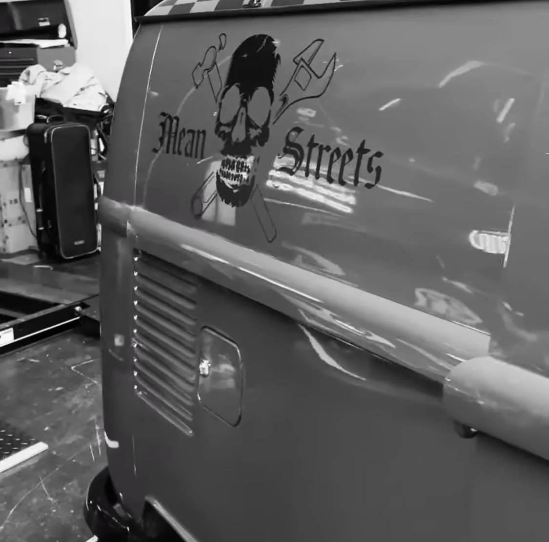 Tarmac Works x Schuco COLLAB64 1/64 Volkswagen T1 Panel Van Mean Streets Special Edition with metal oil can and special paper box T64S-005-FAT - Image 5