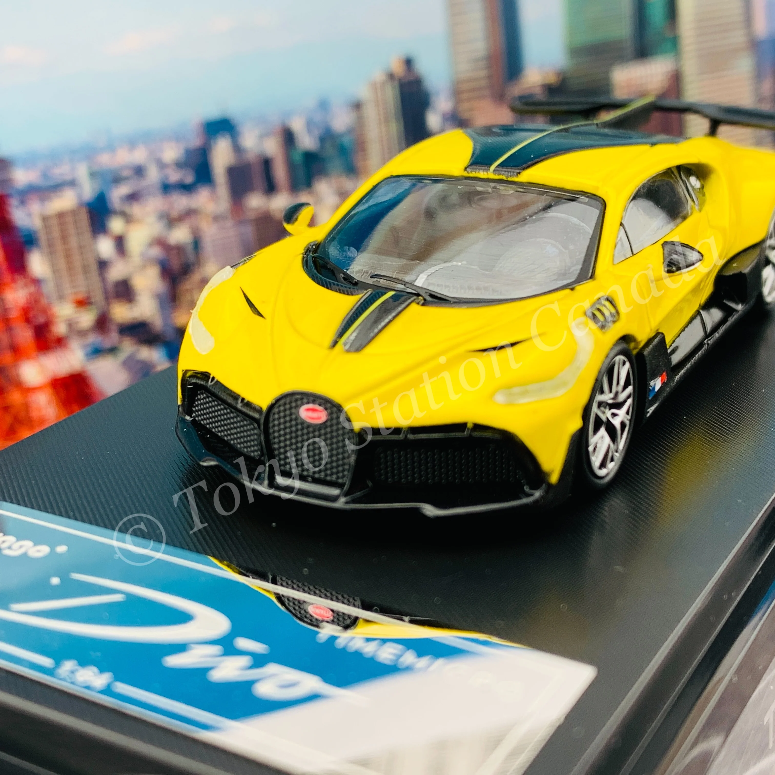 TIME MICRO x Bburago 1/64 Bugatti DIVO YELLOW - Image 2