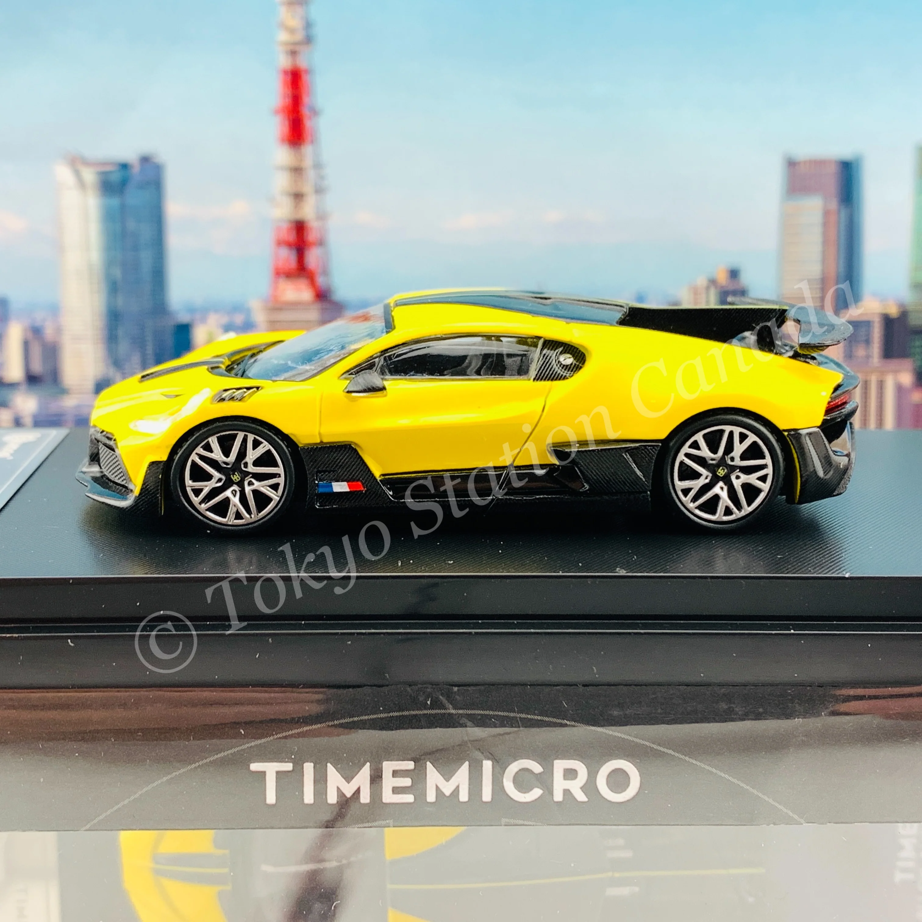 TIME MICRO x Bburago 1/64 Bugatti DIVO YELLOW - Image 3