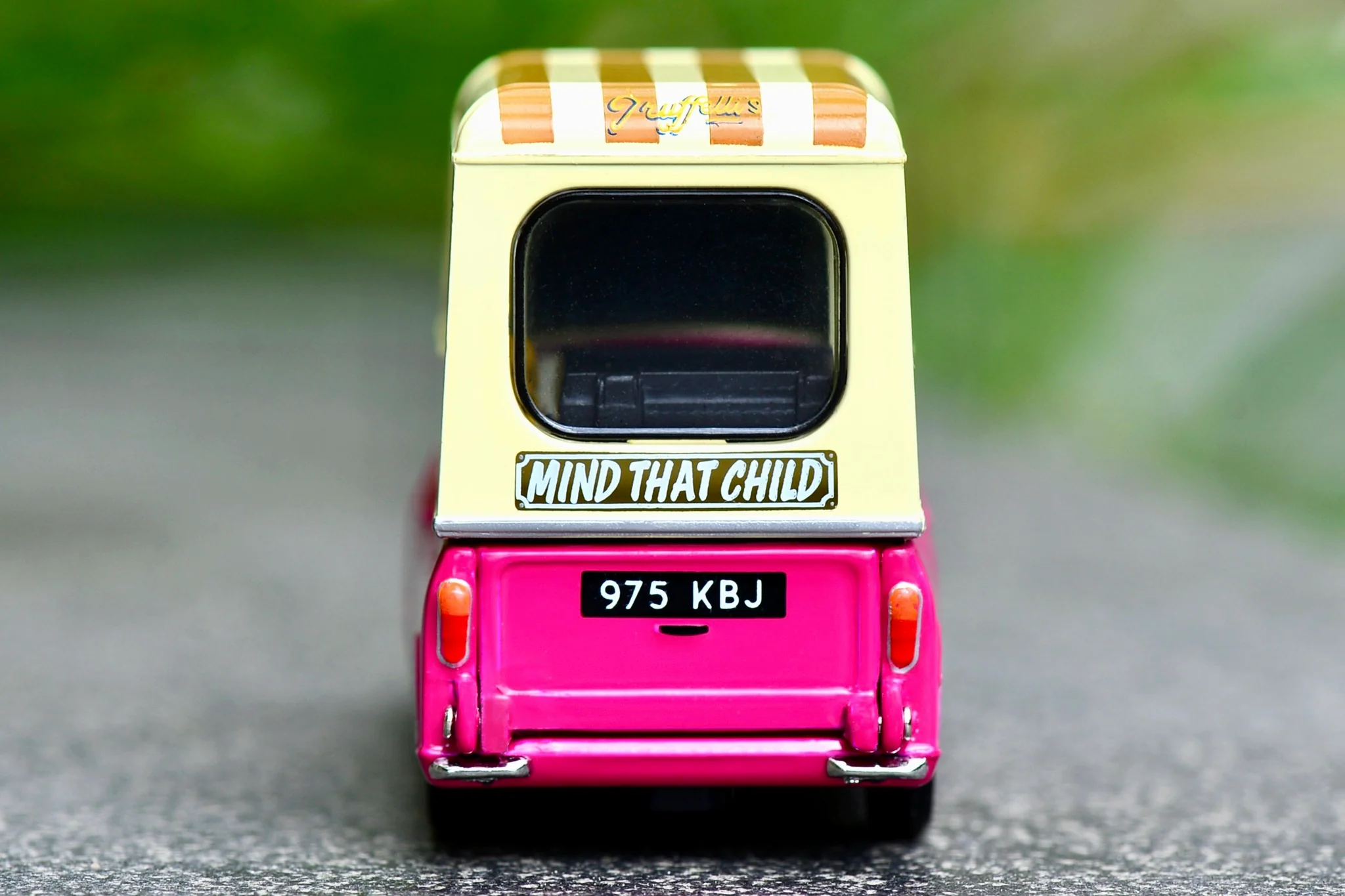 TINY 微影 01 Morris Mini Van Ice Cream (Burgundy) ATC65341 - Image 3