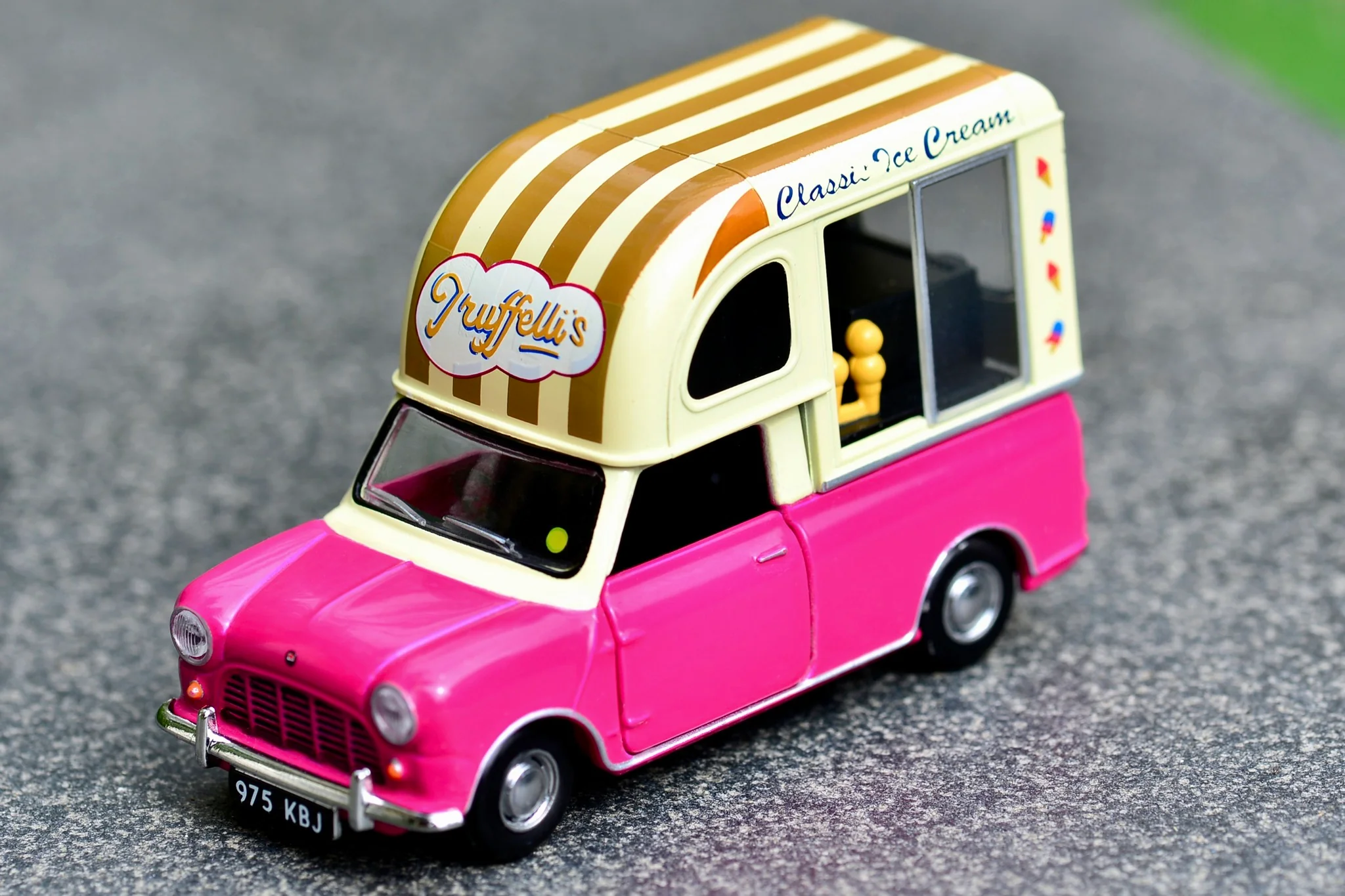 TINY 微影 01 Morris Mini Van Ice Cream (Burgundy) ATC65341 - Image 4