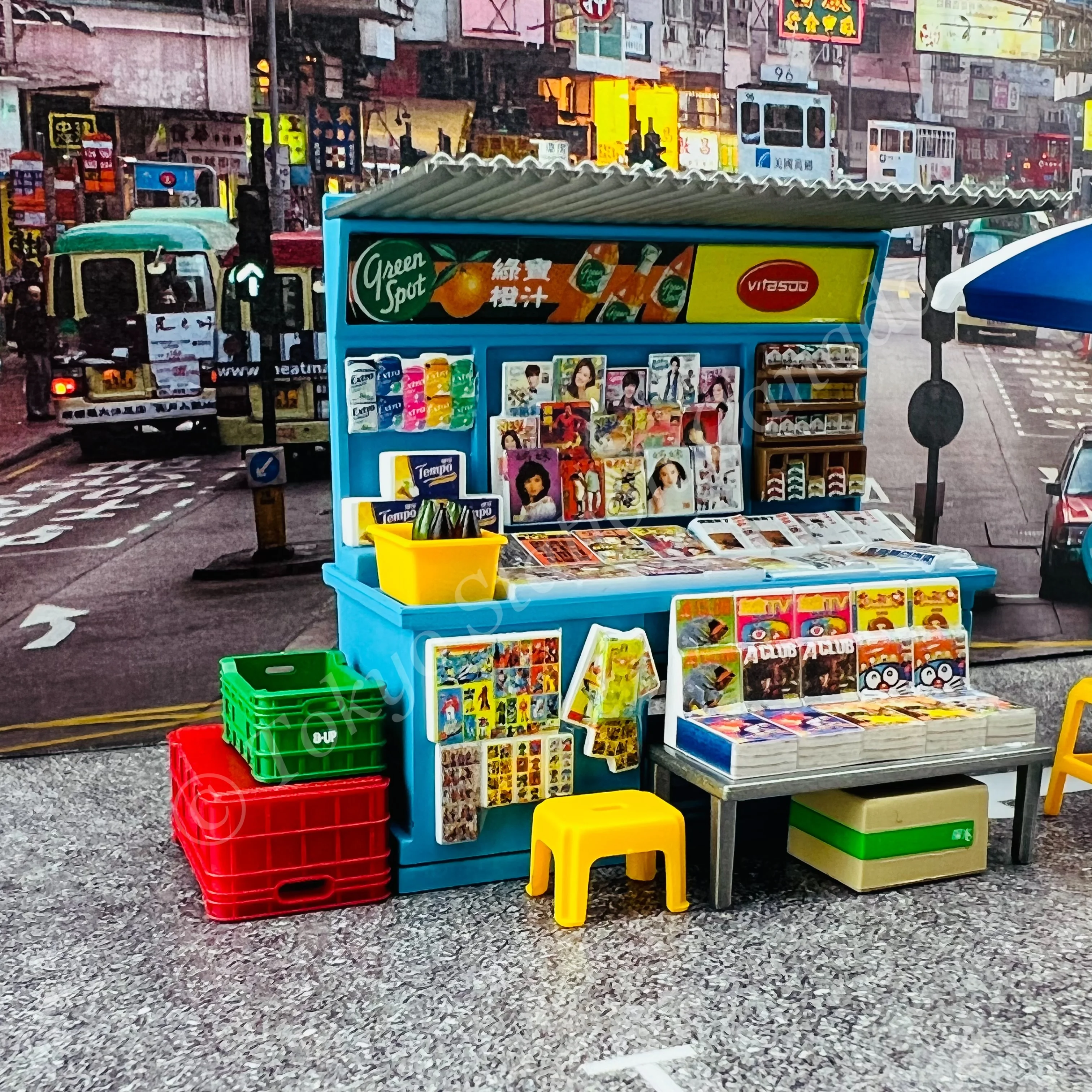 TINY 微影 1/35 Newsstand (with figure) 報紙檔 (連人仔) ATC35029 - Image 4