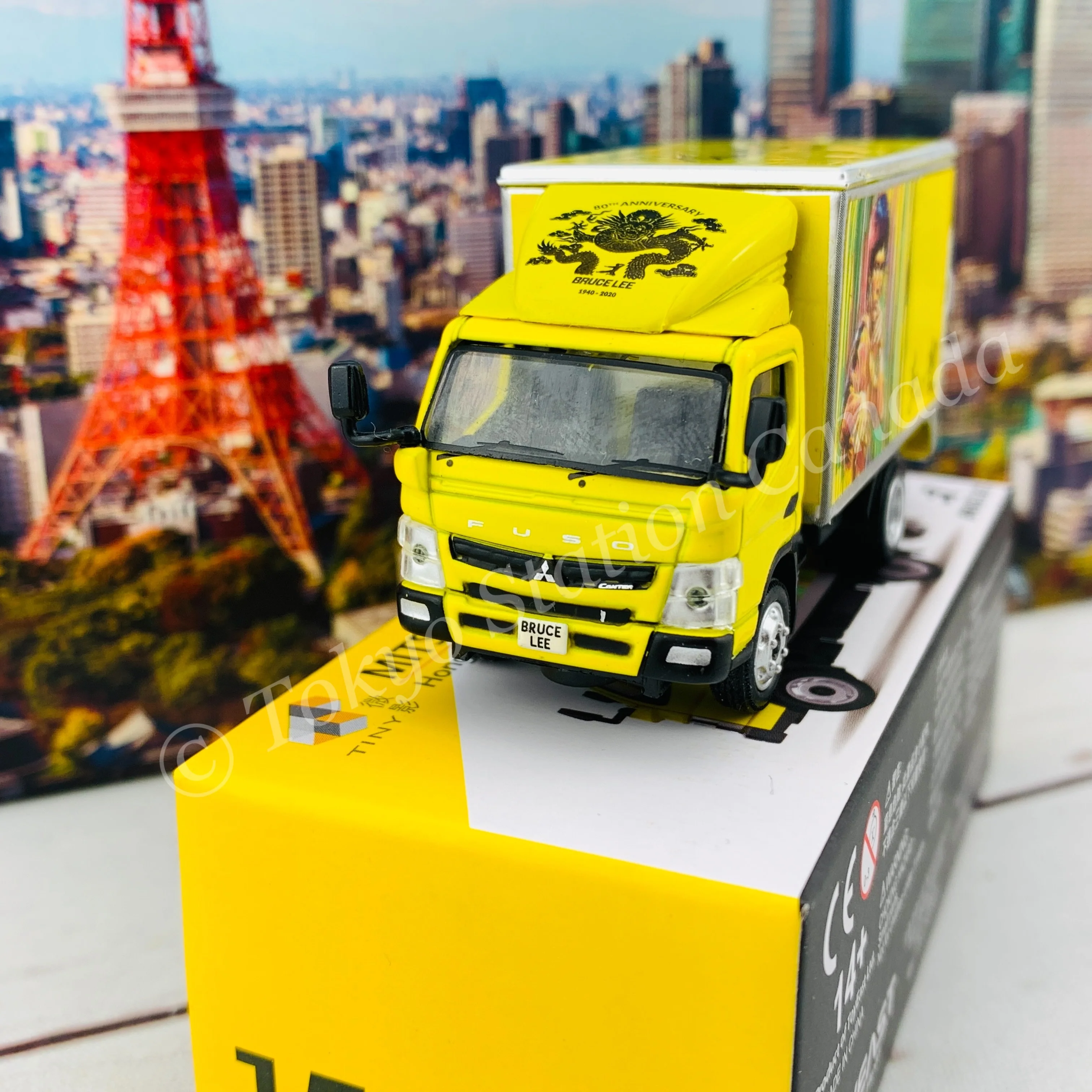 Tiny 微影 151 Mitsubishi Fuso Canter Bruce Lee 李小龍  ATC65076 - Image 3