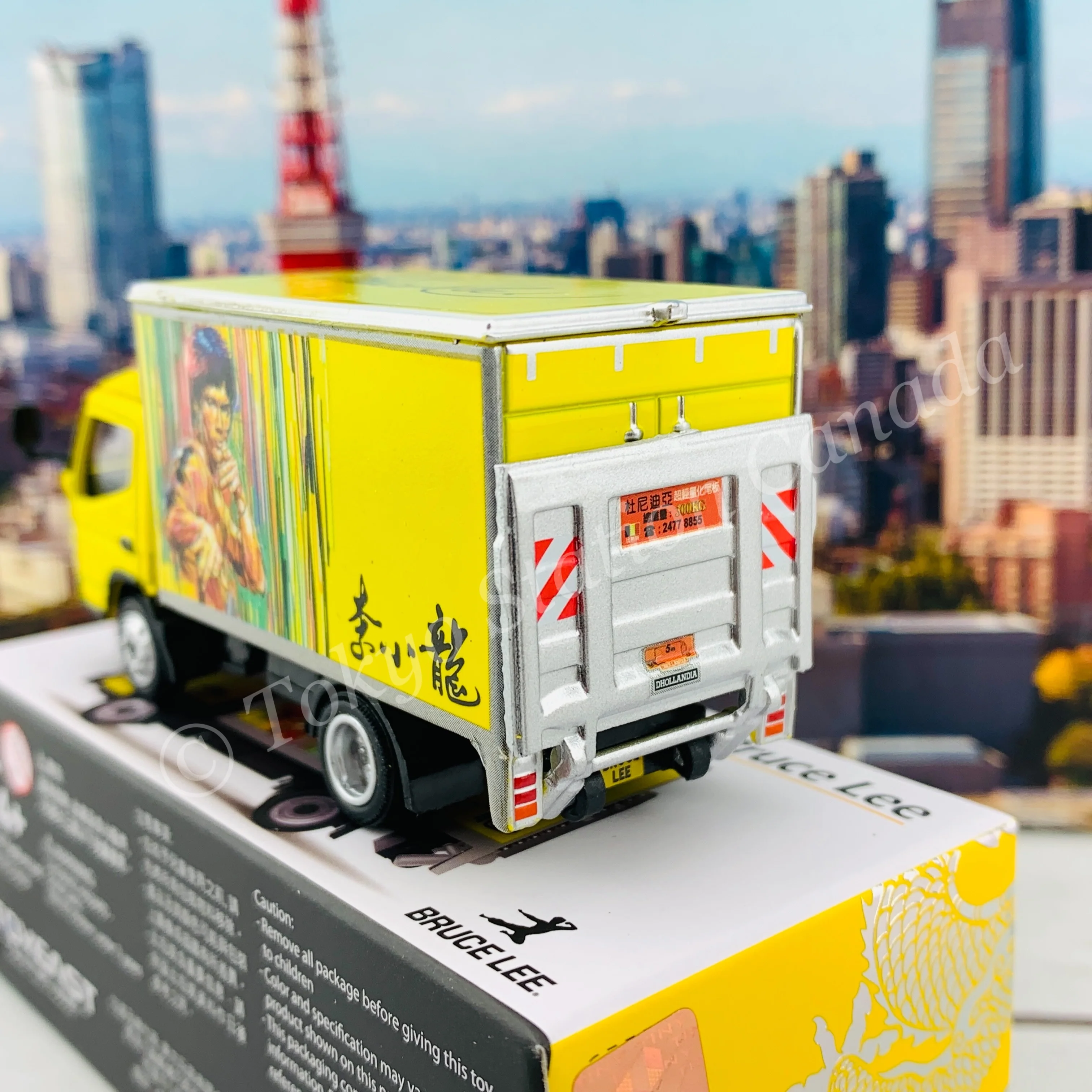 Tiny 微影 151 Mitsubishi Fuso Canter Bruce Lee 李小龍  ATC65076 - Image 5