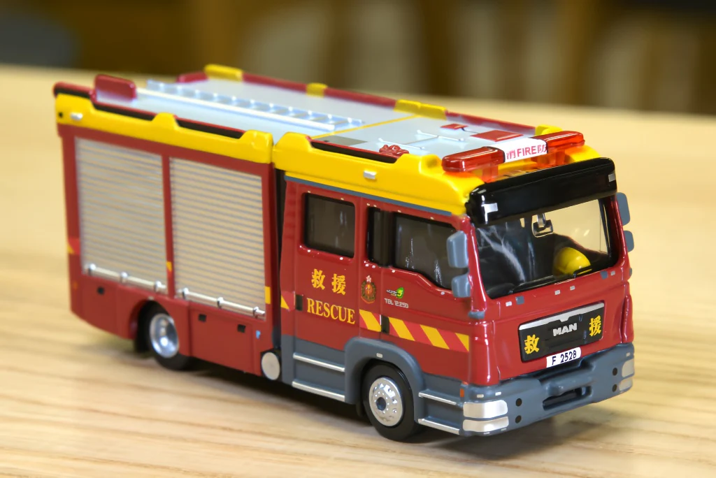 TINY 微影 05 MAN Light Rescue Unit (F2528) 1/72 - Image 3