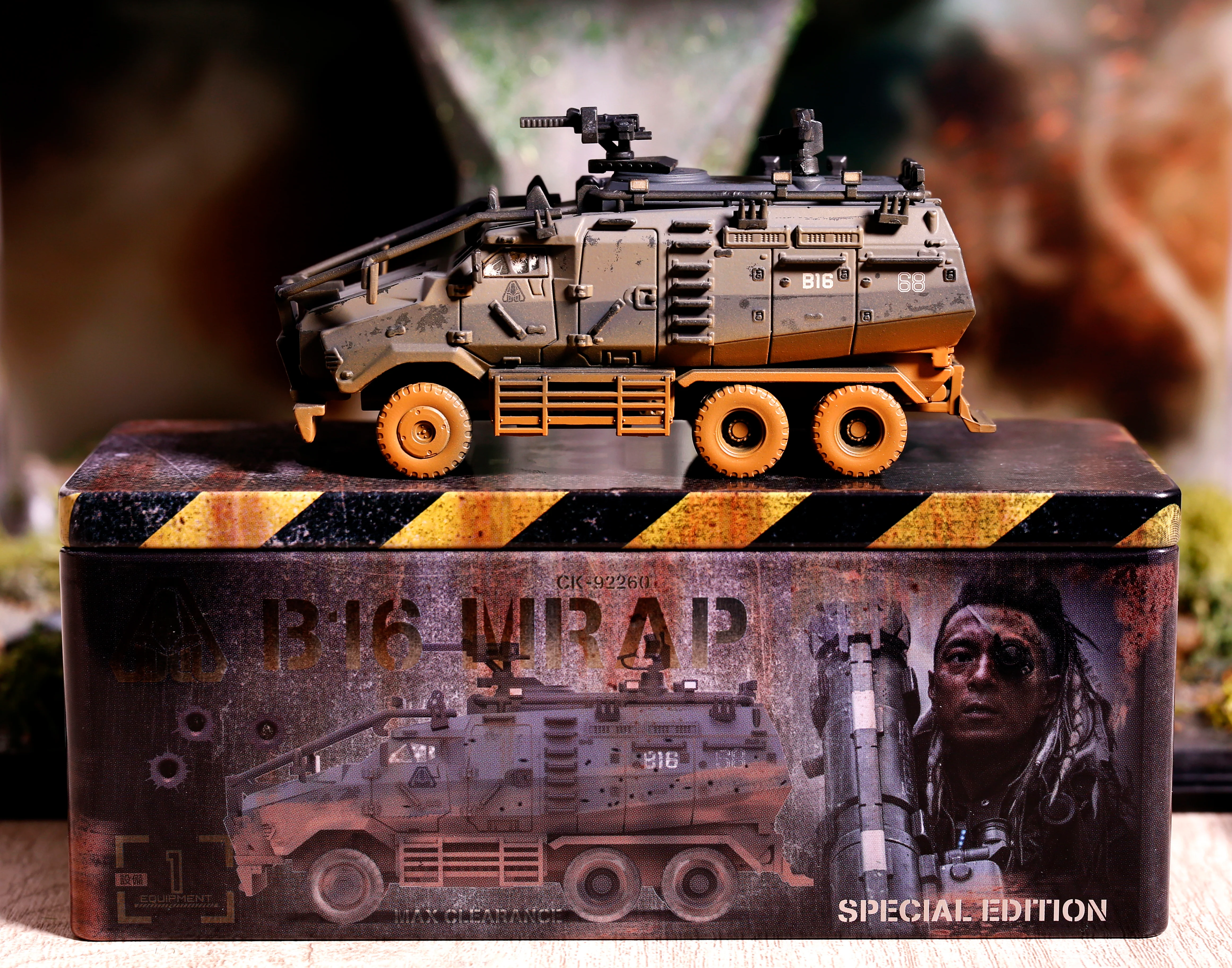 TINY 微影 明日戰記裝甲車 泥濘舊化連士兵人偶 Warriors of Future Armoured Vehicle Mud Weathered with Figure ATC65432 - Image 4
