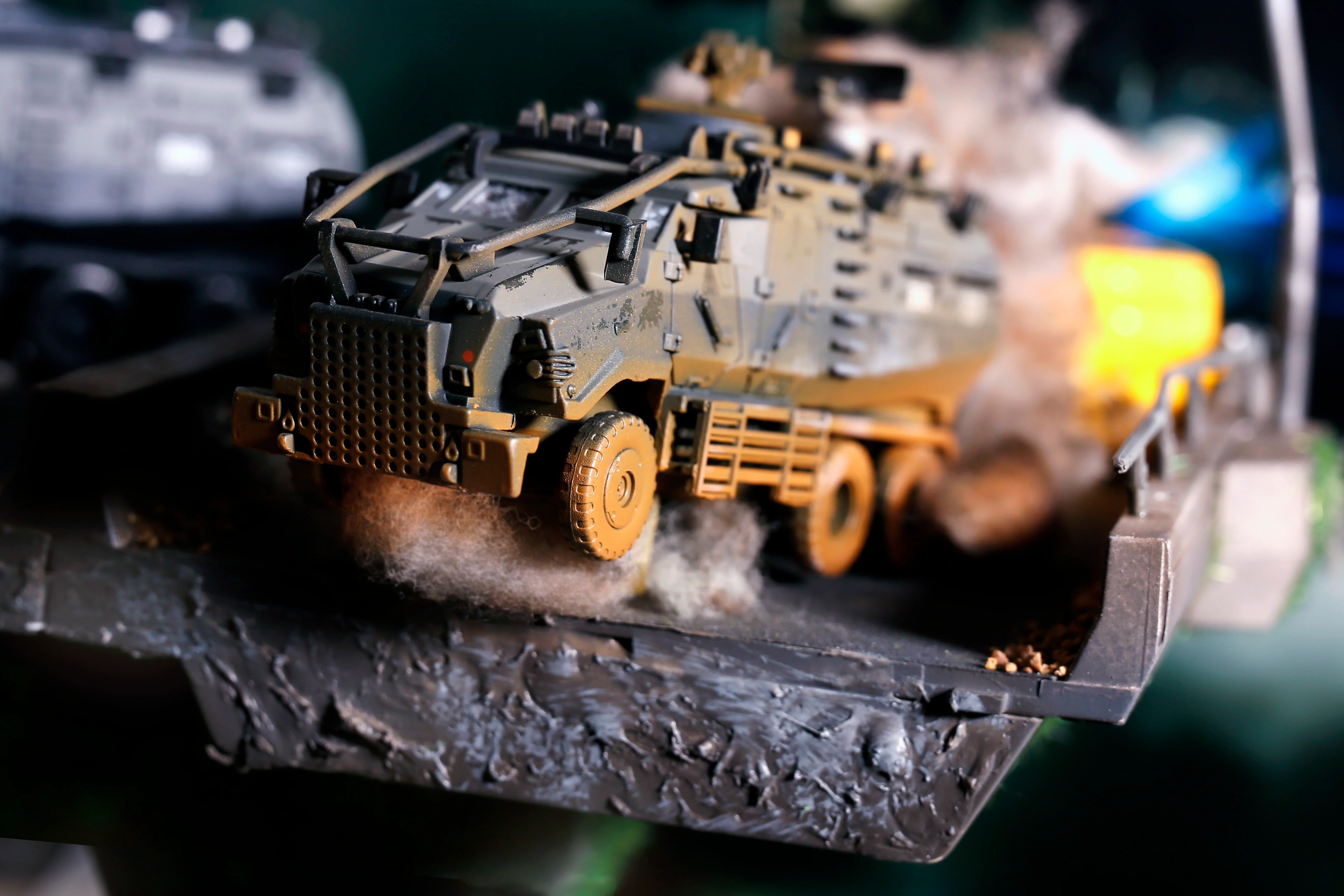 TINY 微影 明日戰記裝甲車 泥濘舊化連士兵人偶 Warriors of Future Armoured Vehicle Mud Weathered with Figure ATC65432 - Image 8