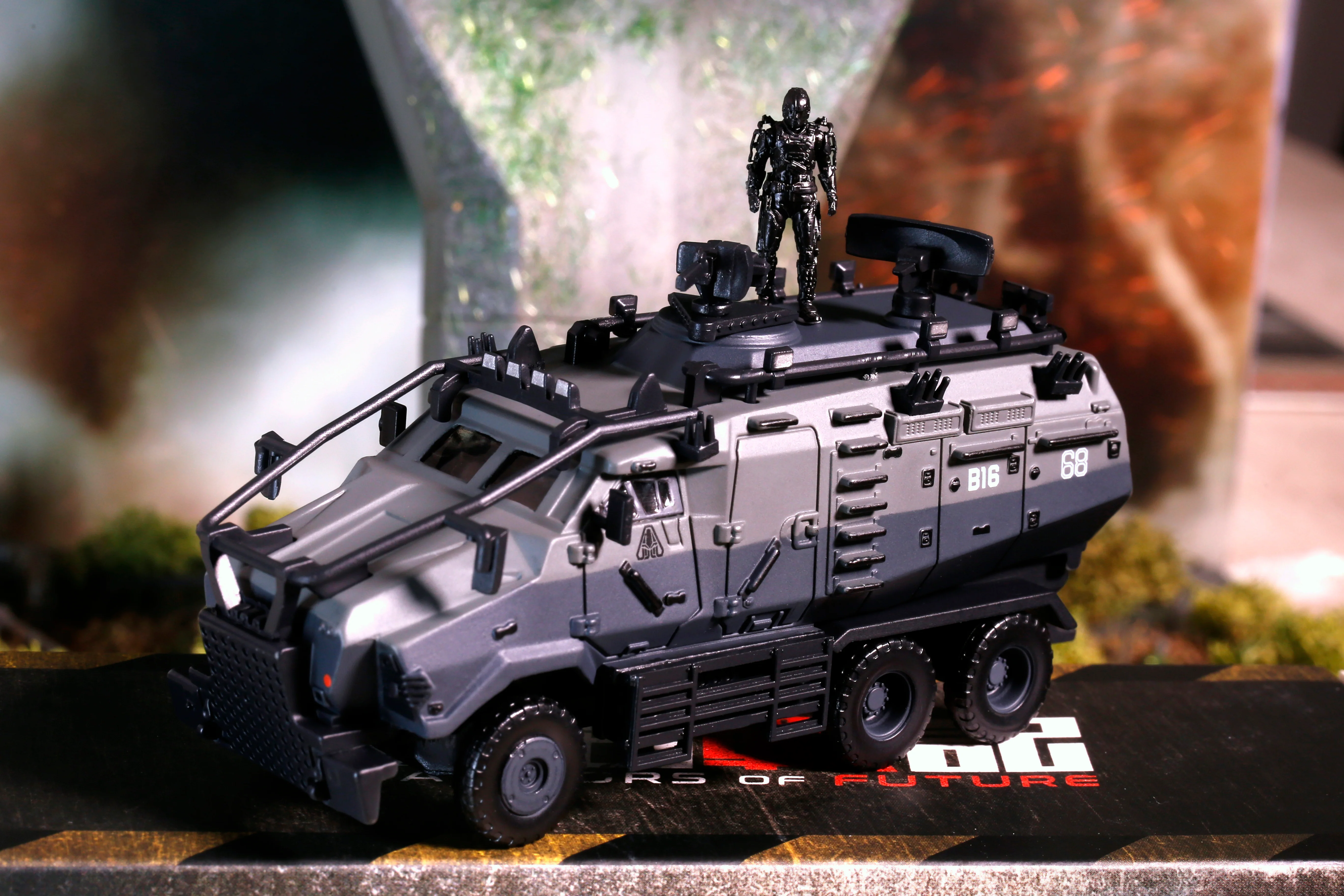 TINY 微影 98 明日戰記裝甲車連士兵人偶 Warriors of Future Armoured Vehicle with Figure ATC65417 - Image 2