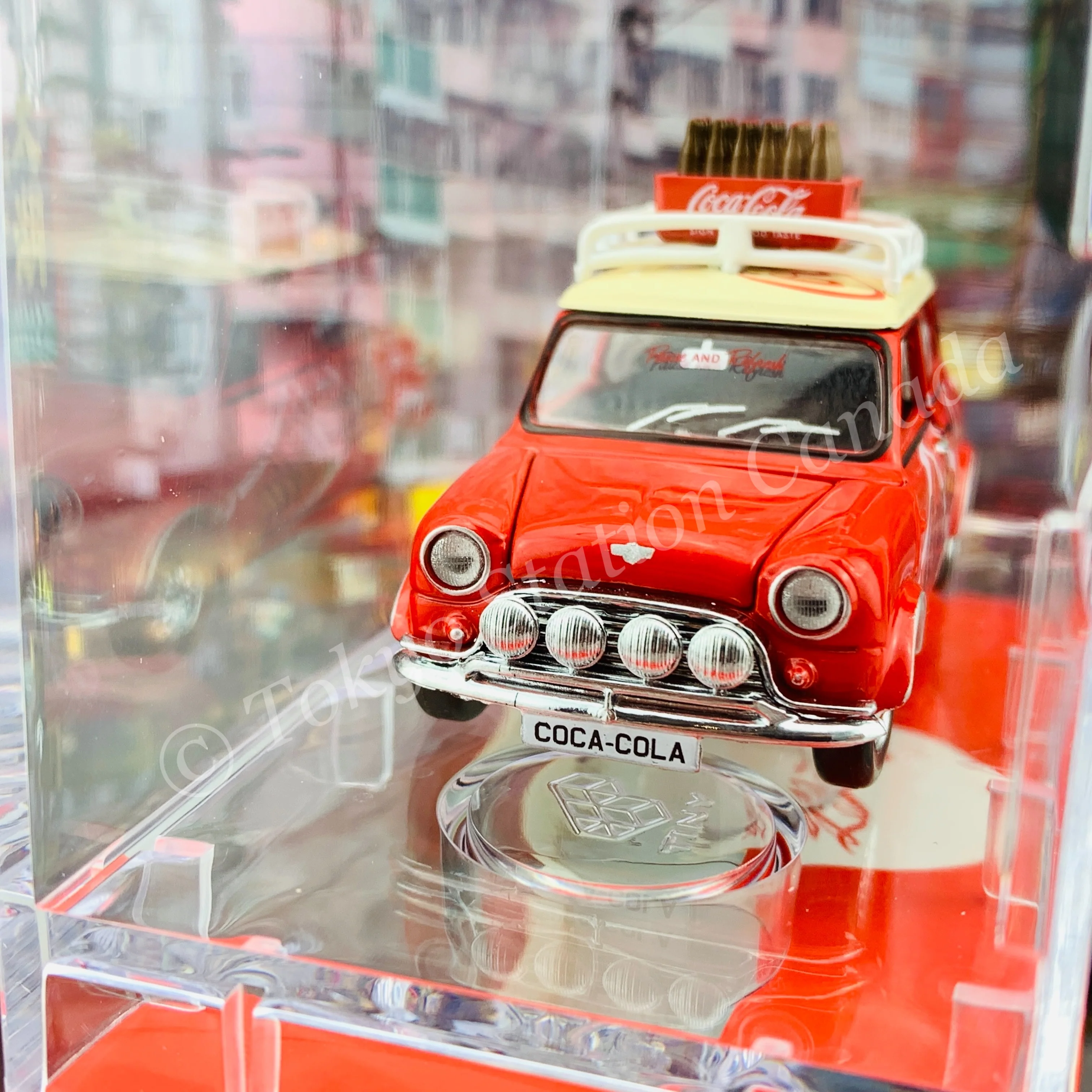 Tiny 微影 Mini Cooper Mk 1 Coca-Cola (with bottle of coke) COKE005 - Image 2