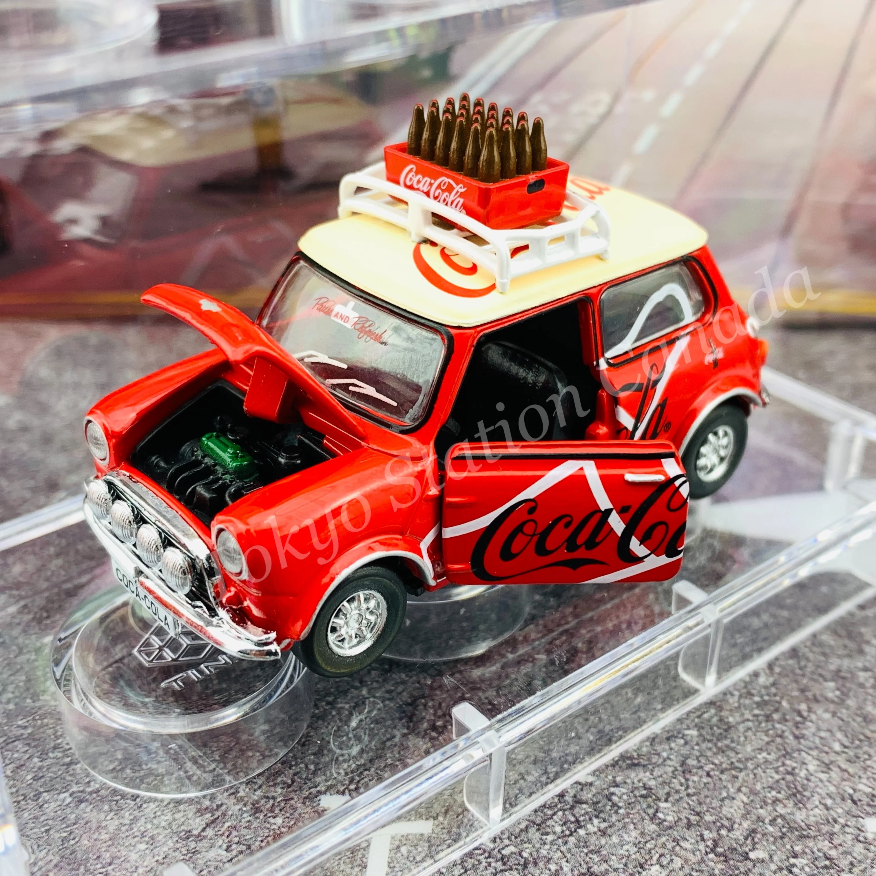 Tiny 微影 Mini Cooper Mk 1 Coca-Cola (with bottle of coke) COKE005 - Image 3