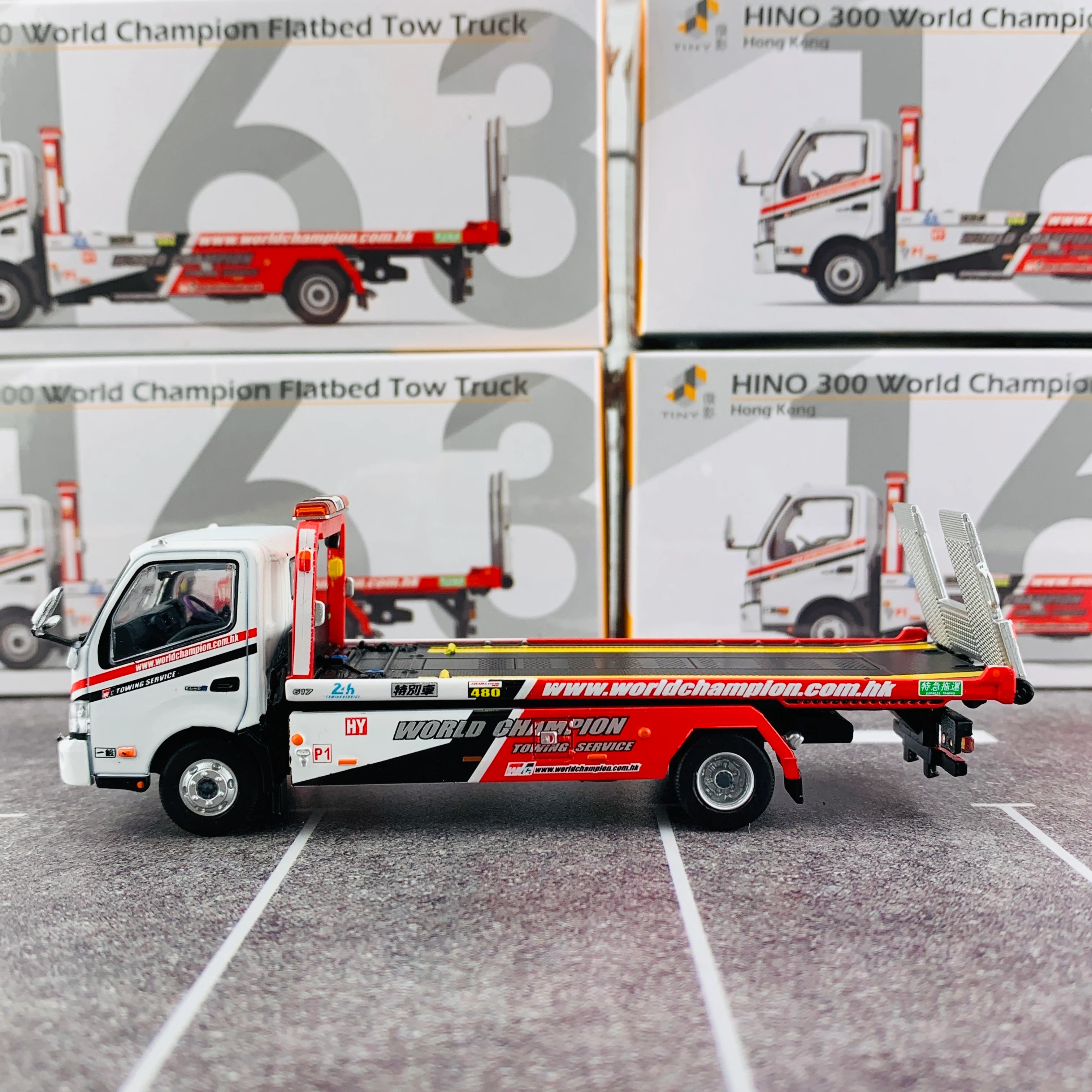 Tiny City 163 - HINO 300 Flatbed Tow Truck 日野300 韋川平板拖車 - Image 2
