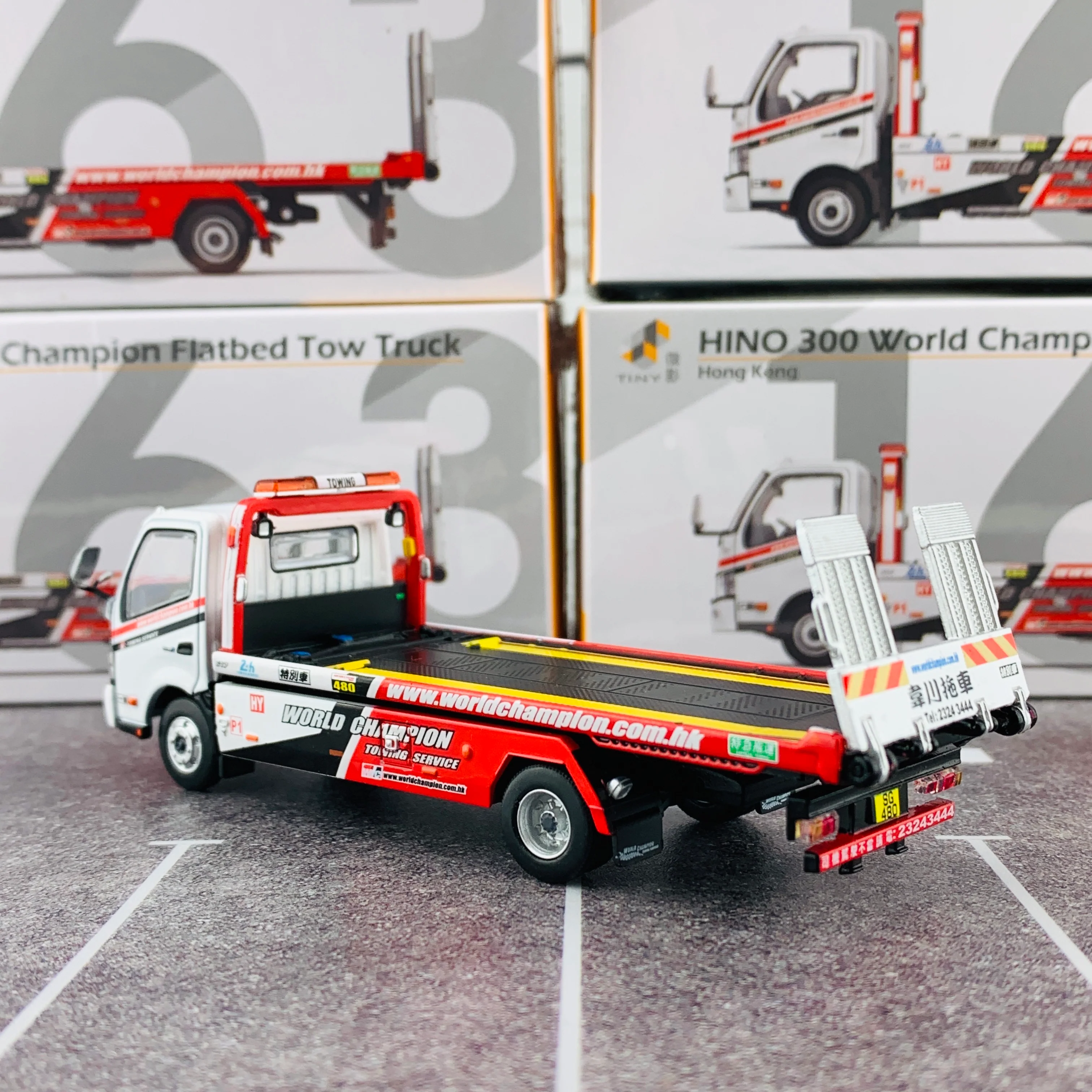 Tiny City 163 - HINO 300 Flatbed Tow Truck 日野300 韋川平板拖車 - Image 4
