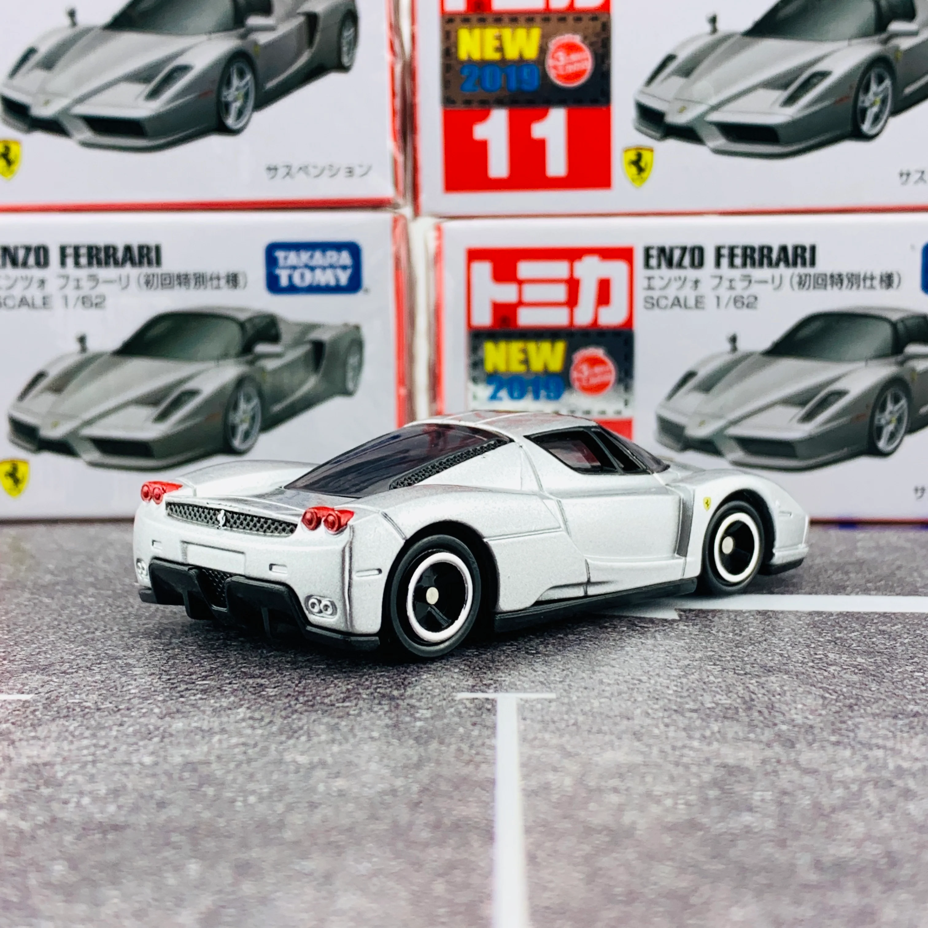 Tomica 11 ENZO FERRARI First Edition (初回特別仕様) SILVER - Image 4