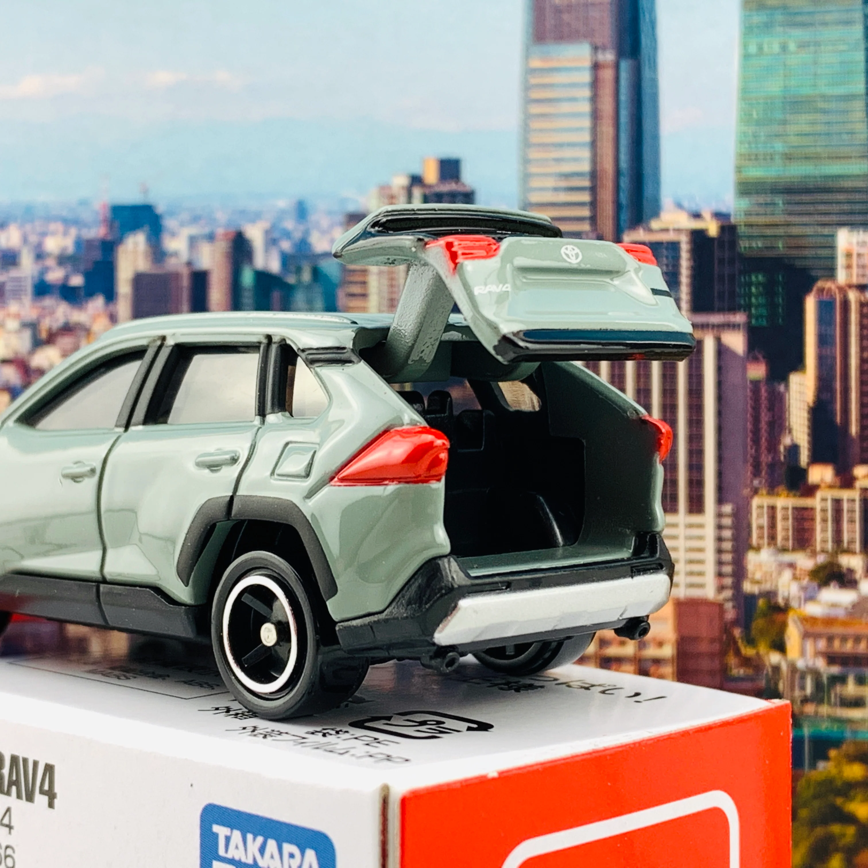 TOMICA 81 Toyota RAV4 - Image 4