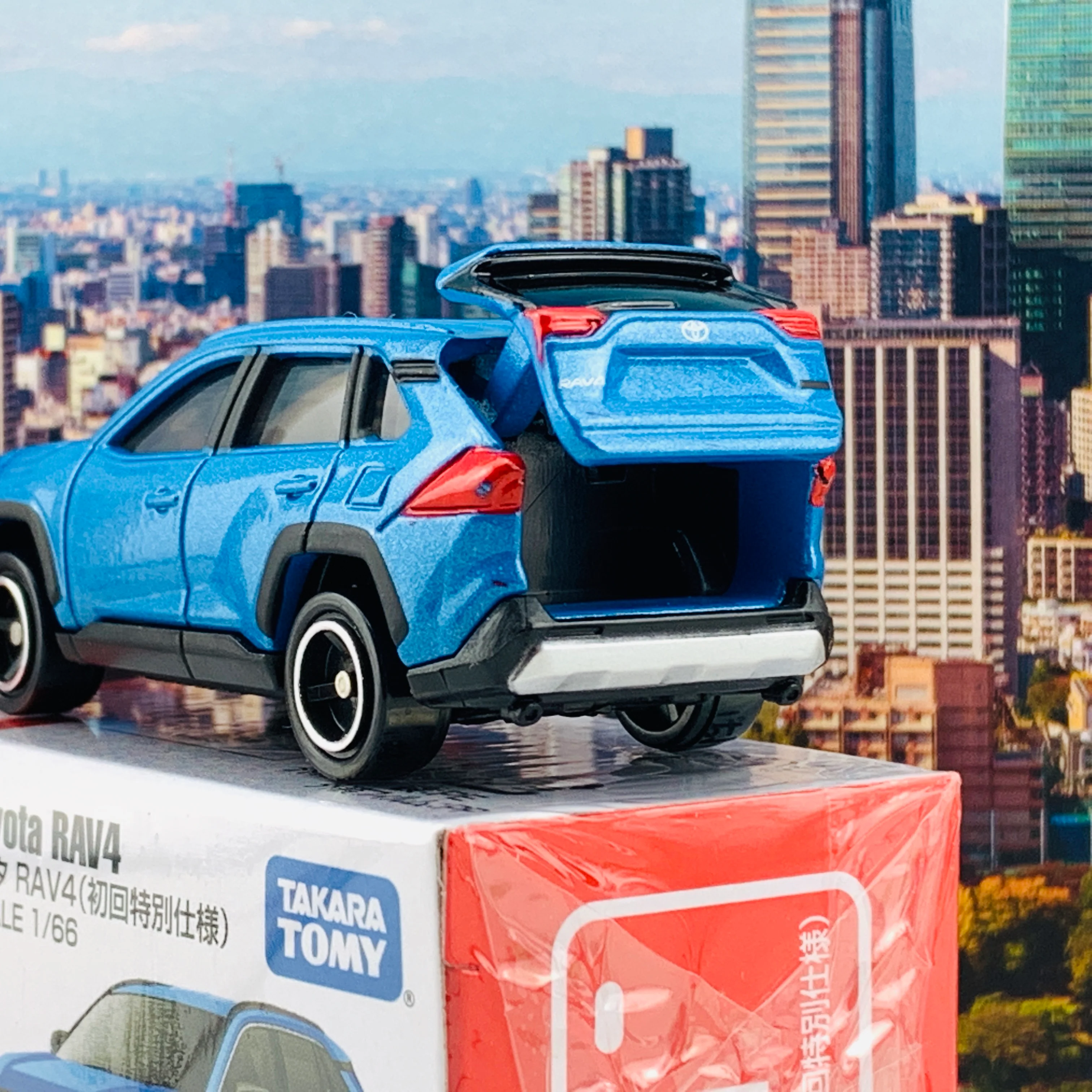 Tomica 81 Toyota RAV4 First Edition 初回特別仕様 - Image 4