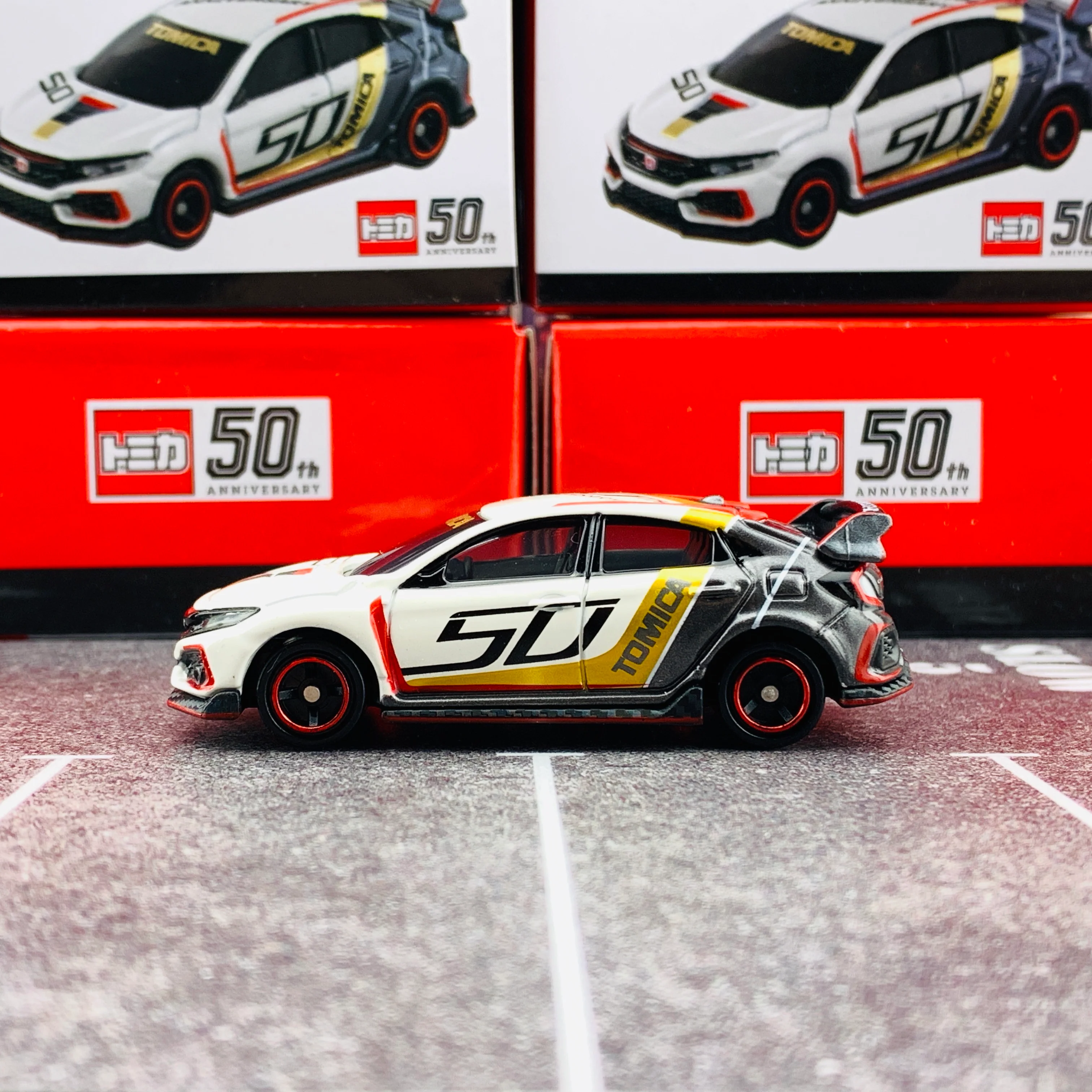 TOMICA HONDA CIVIC TYPE R TOMICA 50TH ANNIVERSARY DESIGNED BY HONDA - Image 2