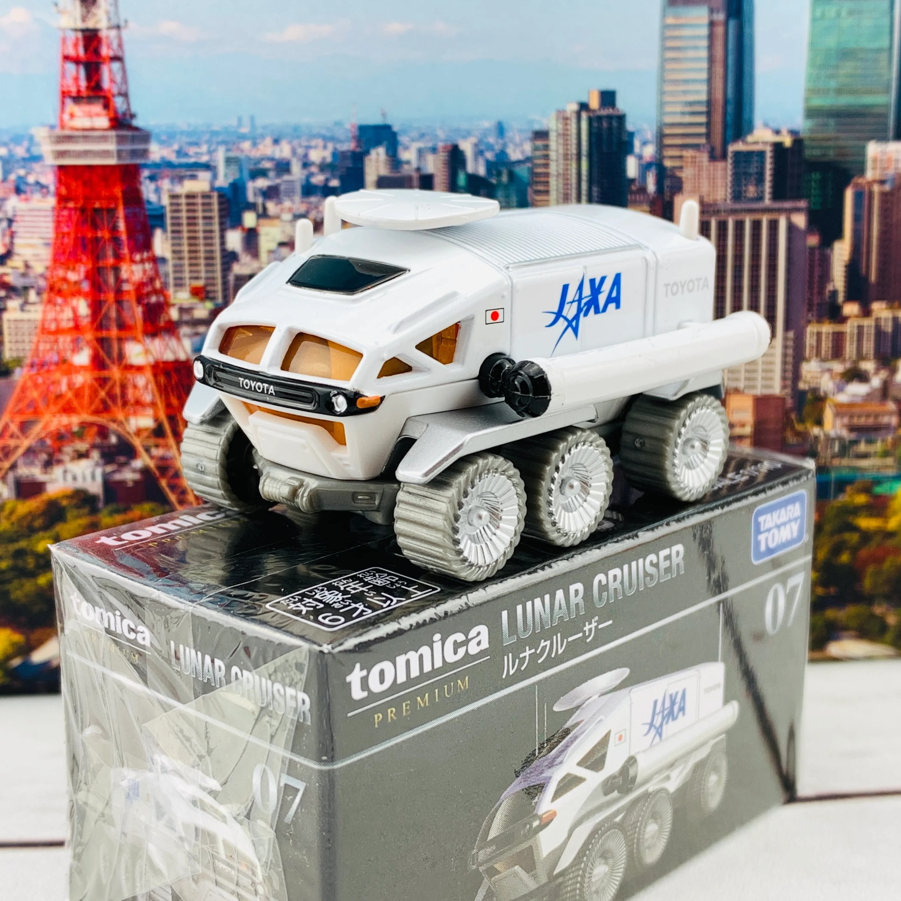 Tomica Premium 07 Lunar Cruiser - Image 2