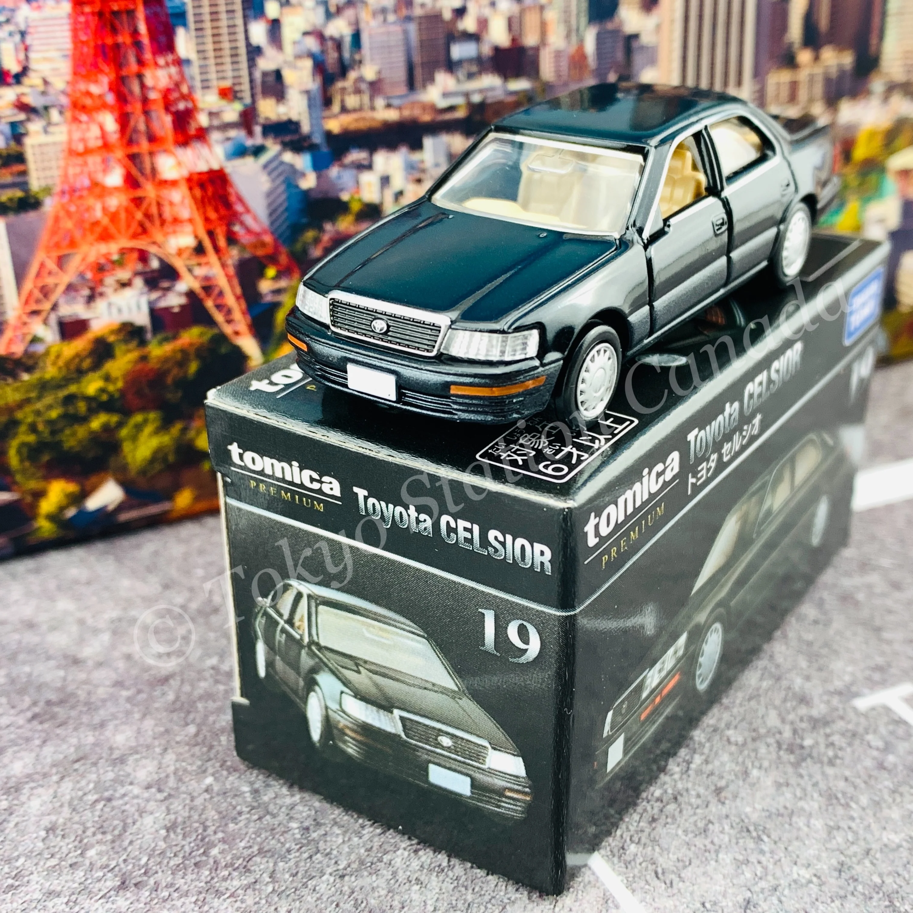 Tomica Premium 19 Toyota Celsior - Image 2
