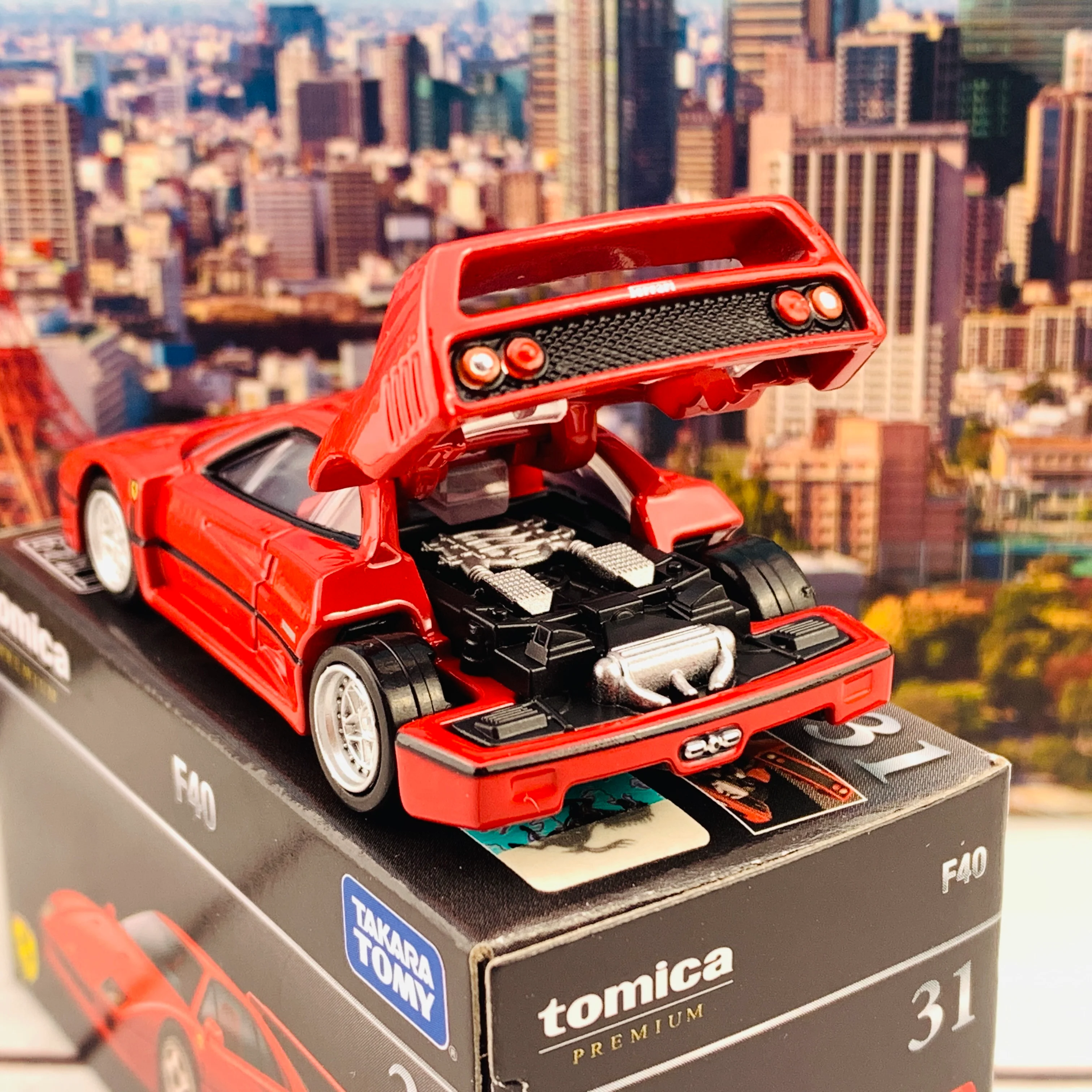 Tomica Premium 31 F40 RED - Image 4