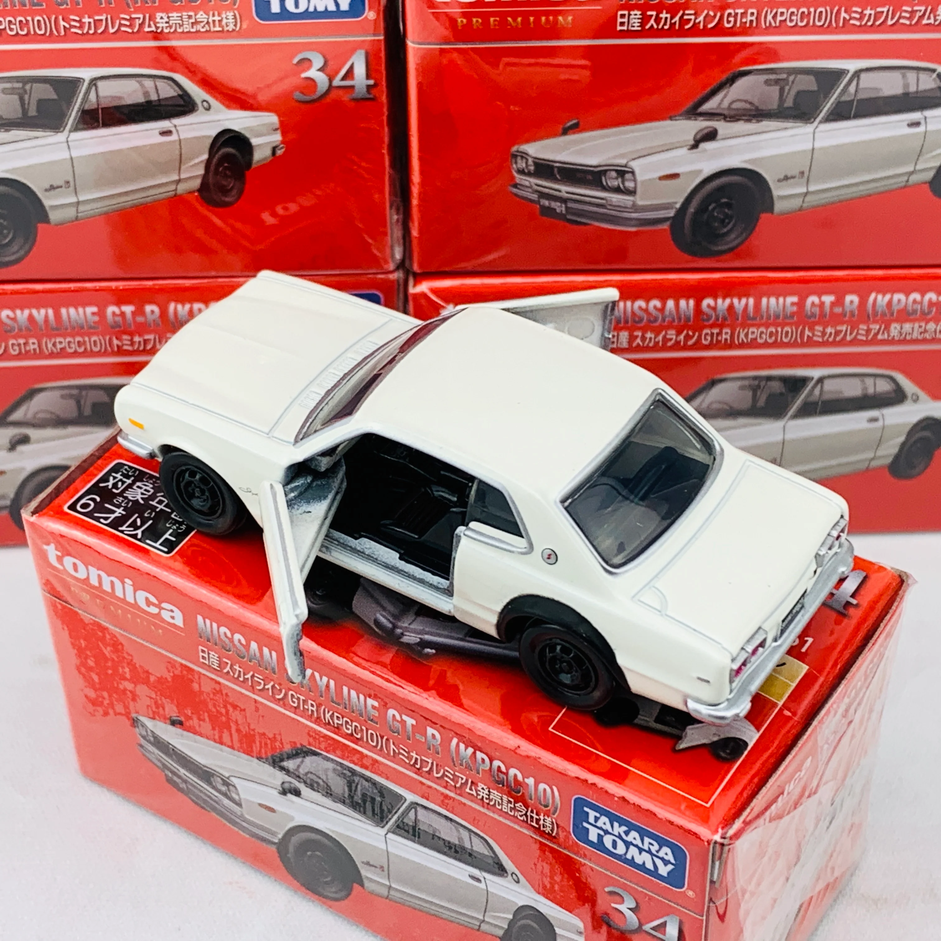 TOMICA PREMIUM 34 NISSAN SKYLINE GTR KPGC10 (ANNIVERSARY OF TOMICA PREMIUM RELEASE VER.) - Image 4