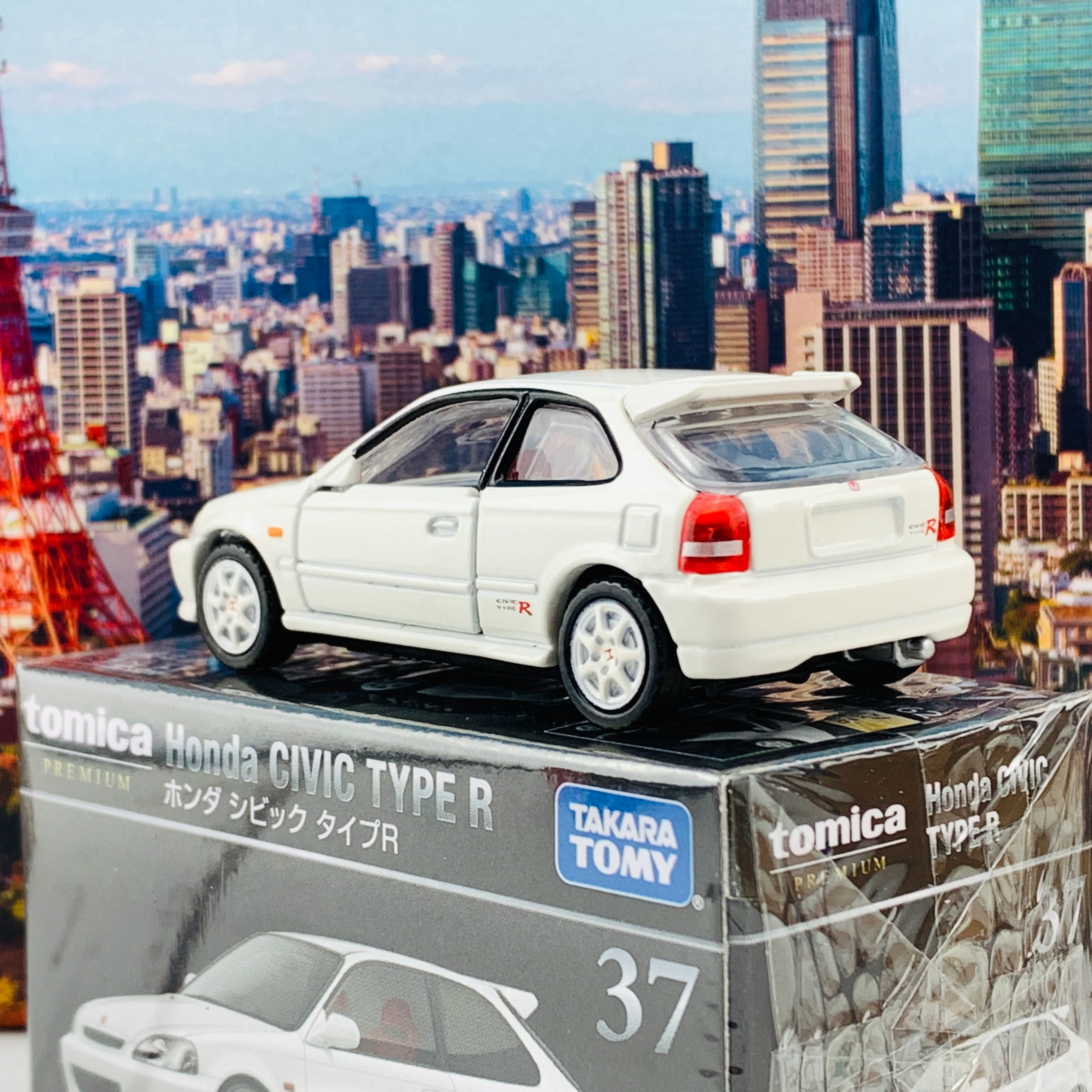 Tomica Premium 37 Honda Civic Type R WHITE - Image 3