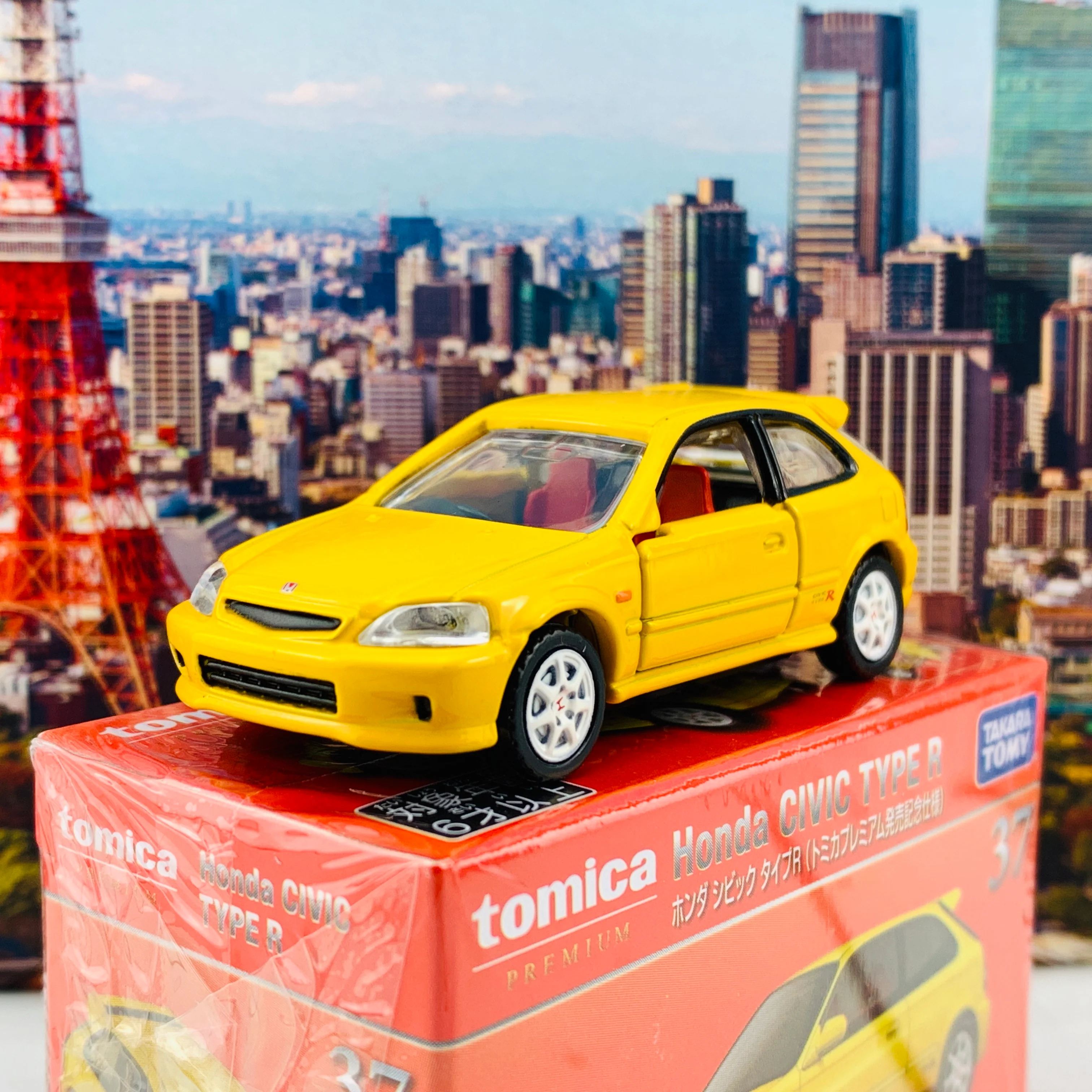 Tomica Premium 37 Honda Civic Type R YELLOW(Tomica Premium Release Commemorative Specificationトミカプレミアム発売記念仕様 ) - Image 2
