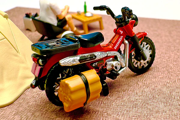 TOMYTEC 1/64 Diocolle CarSnap 30a Solo Camping (Honda CT125 Hunter Cub included) - Image 3
