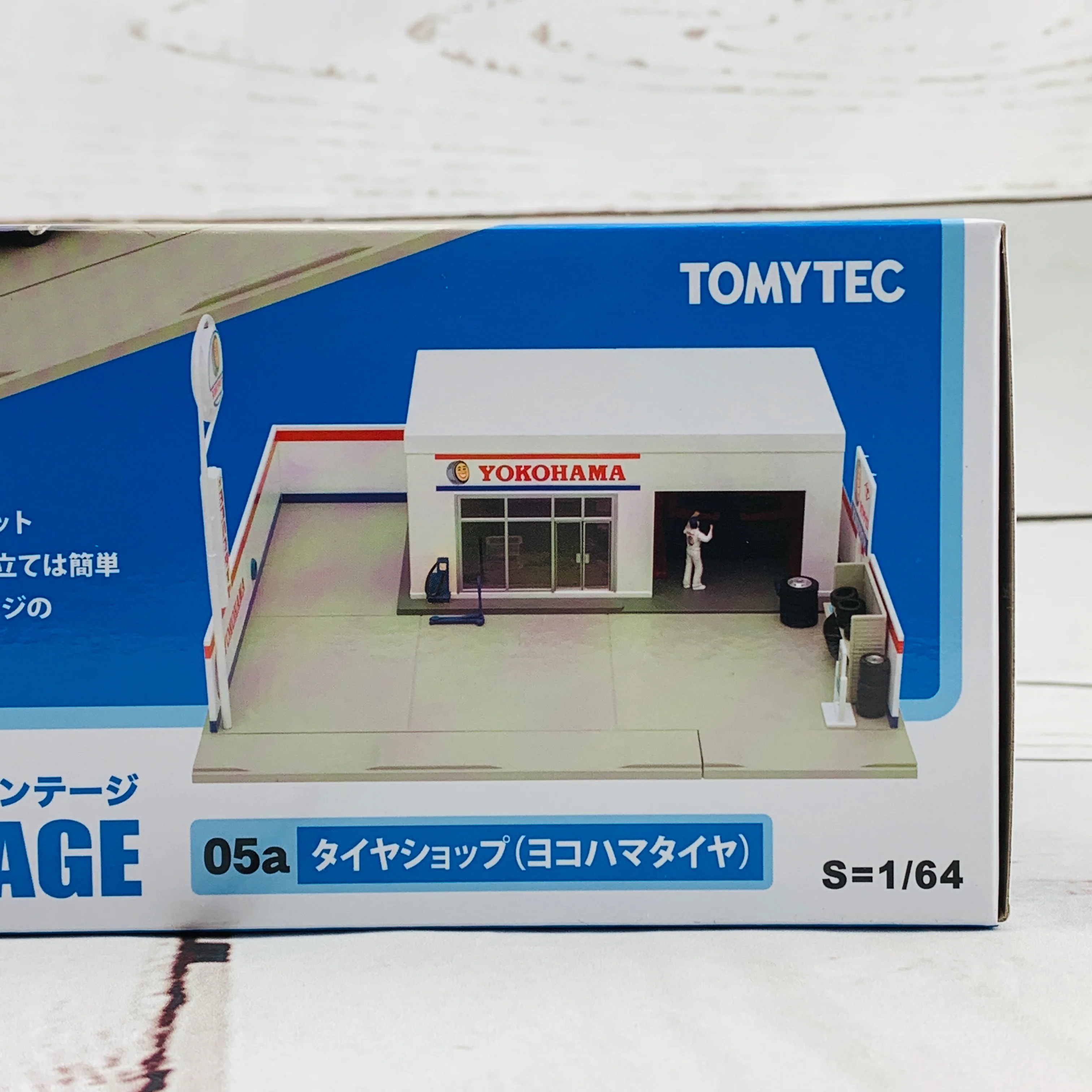 Tomytec 1/64 TOMICARAMA 05A Tire Shop YOKOHAMA TIRE - Image 3