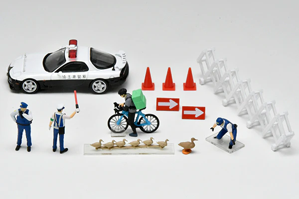 TOMYTEC Diocolle 64 Car Snap 16b Police 2 - Image 5