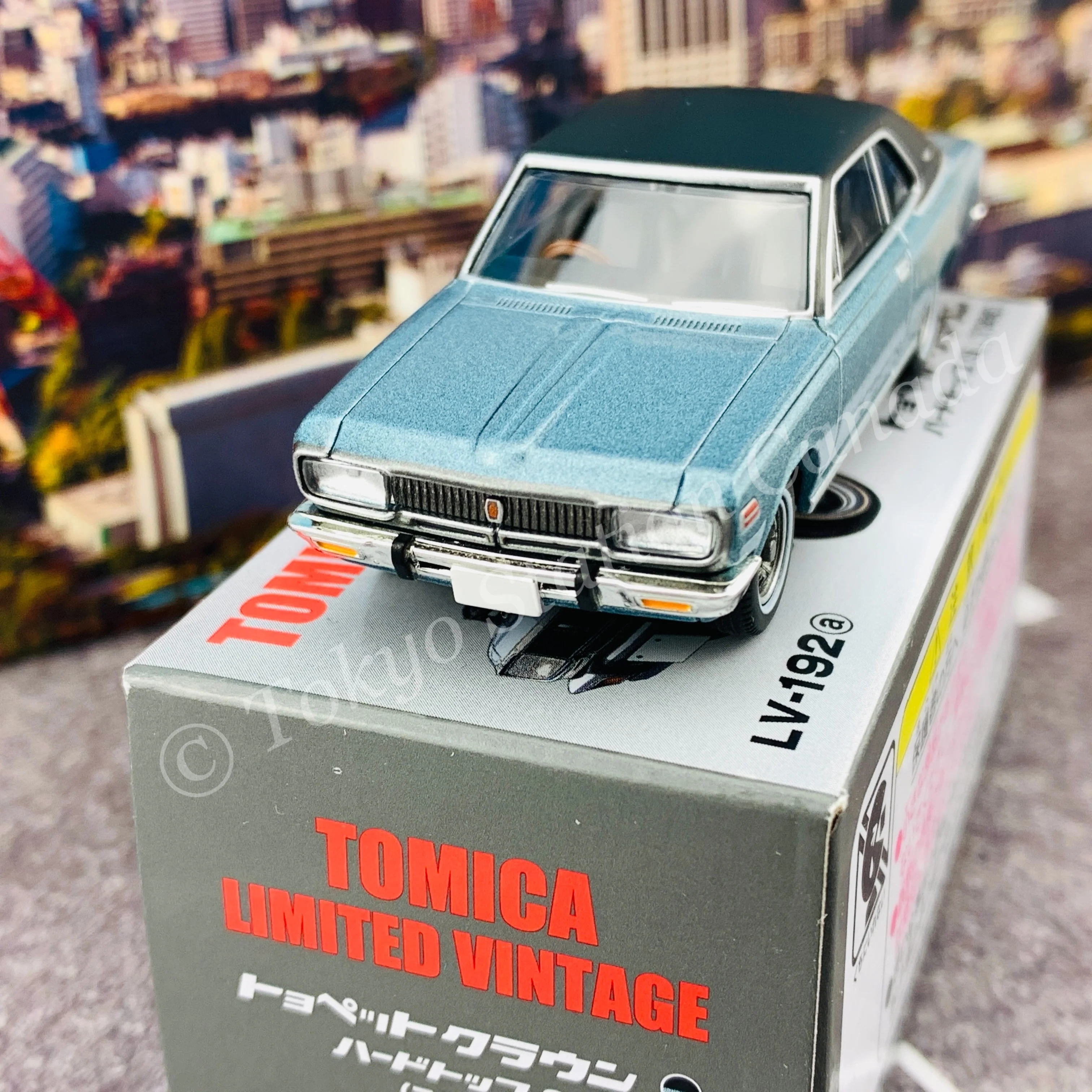 Tomytec Limited Vintage 1/64 Toyopet Crown Hardtop SL 70 Year (Blue / Black) LV-192a - Image 3