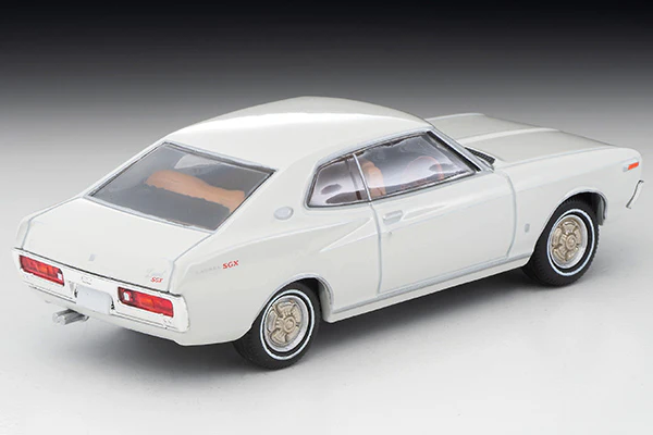 TOMYTEC Tomica Limited Vintage Neo 1/64 Nissan Laurel Hardtop 2000SGX (White) LV-N242a - Image 2