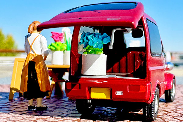 PREORDER TOMYTEC TLVN 1/64 Diocolle 64 #CarSnap 17b Flower Shop 2 (Daihatsu Midget II Cargo included) (Approx. Release Date : MAY 2026 subject to manufacturer's final decision) - Image 2