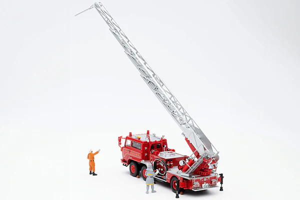 TOMYTEC TLVN 1/64 Hino TC343 Ladder Fire Engine (Owase Fire Department) LV-N24c - Image 5