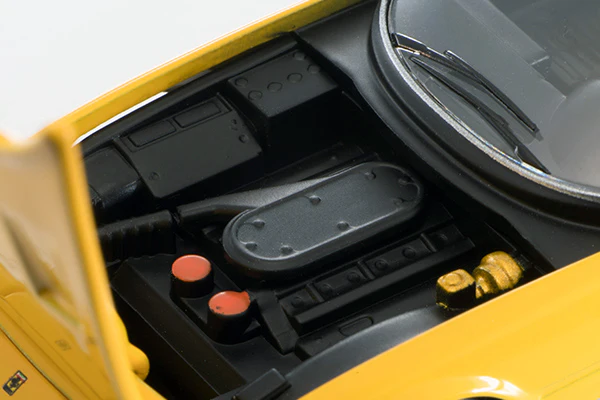 TOMYTEC TLVN 1/64 LV Ferrari 365 GTB4 Yellow - Image 3