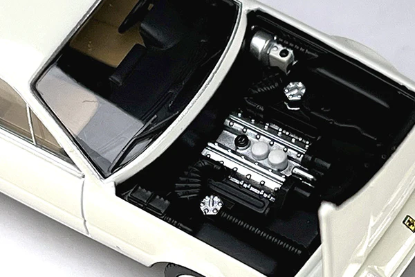 TOMYTEC TLVN 1/64 LV-N Ferrari 412 (White) - Image 5