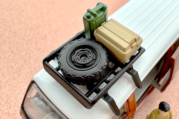TOMYTEC TLVN 1/64 Mazda Bongo Brawny Van Custom Specification (Brown) Roof Carrier, Figure Included LV-N310d - Image 2