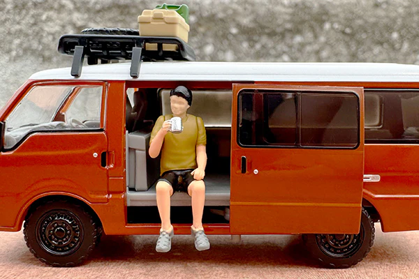 TOMYTEC TLVN 1/64 Mazda Bongo Brawny Van Custom Specification (Brown) Roof Carrier, Figure Included LV-N310d - Image 3