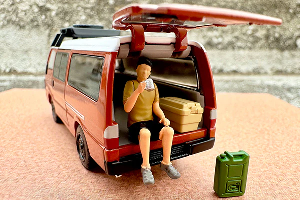 TOMYTEC TLVN 1/64 Mazda Bongo Brawny Van Custom Specification (Brown) Roof Carrier, Figure Included LV-N310d - Image 4