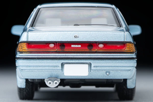 TOMYTEC TLVN 1/64 Nissan Cefiro Sport Cruising (Bluish Silver) 1988 LV-N335a - Image 2