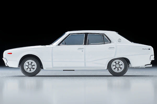 TOMYTEC TLVN 1/64 Nissan Skyline 2000GT (White) 1974 LV-N270b - Image 4