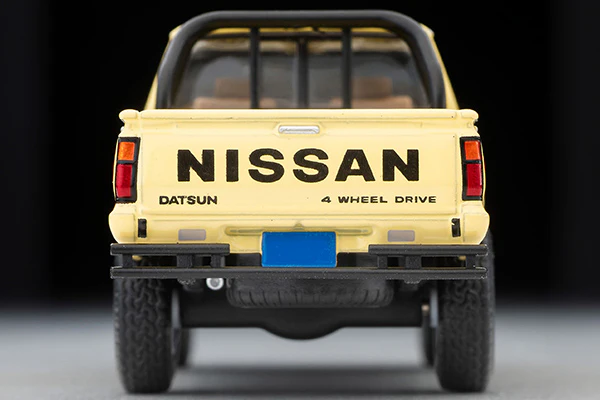 TOMYTEC TLVN 1/64 Nissan Truck 4X4 King Cab (Yellow) North American Specification LV-N321a - Image 5