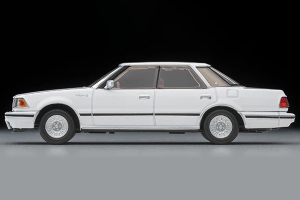 TOMYTEC TLVN 1/64 Toyota Crown Hardtop 3.0 Royal Saloon G (white) 1985 LV-N199c - Image 3