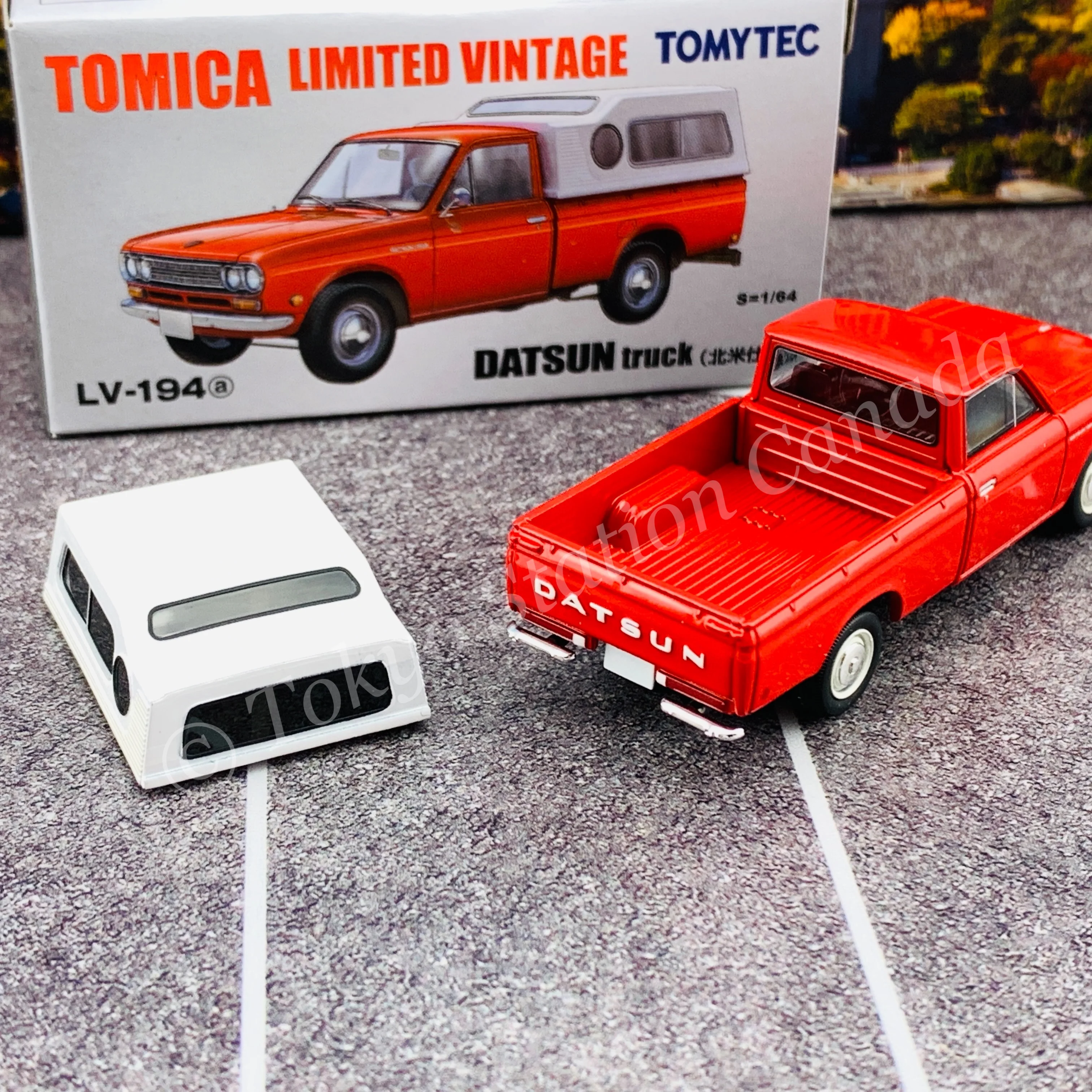 Tomytec Tomica Limited Vintage 1/64 Datsun Truck North American specification (red) LV-194a - Image 3